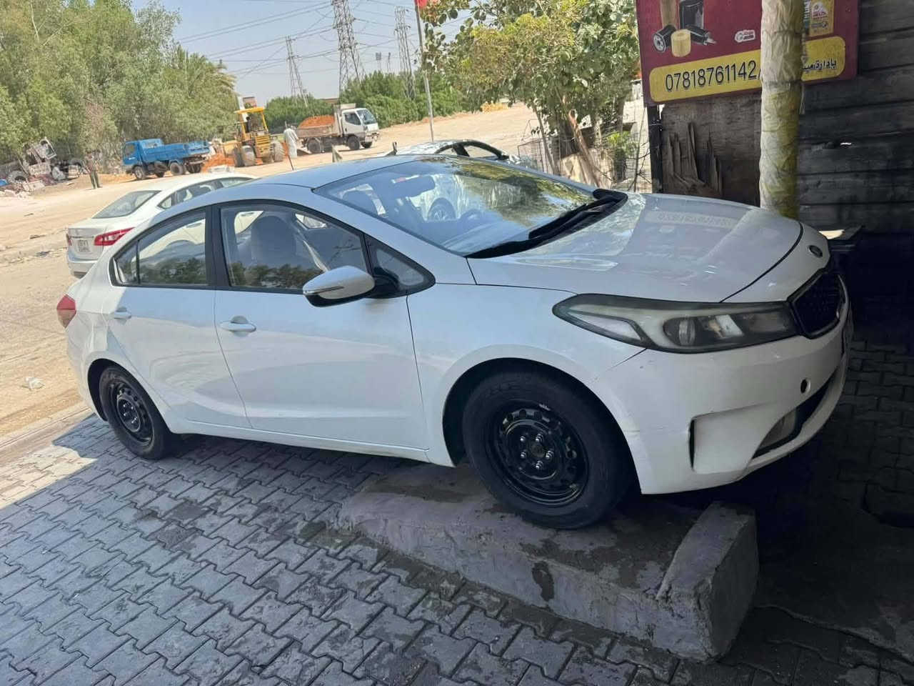 سلا عليكم سيراتو مديل 2017 رقم اربيل تريد تحويل او وكاله حاضر سياره كفاله عامه ما عدا صبغ جاملغ الخلفي اثر شخط فقط لاغير بدون داخل سياره كير ومكينه جديد حداديه جديده تخم تاير جديد تبريد ثلج جاهزه على اخير حبايه مال جناي سعر ١١٥ وبيه مجال شراي يتصل ***********  مكاني نجف غير متواجد عل فيس
