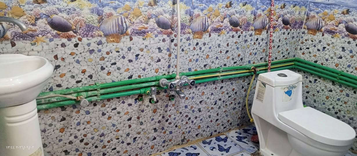 🏫بيت مساحته100متر ركن طابق ونص  شارع المطار الجديد خلف قاعة الياسمين السعر٥٨ وبيه مجال يحتوي على استقبال وصالة وغرفتين فوك وجوة ومكشوفة وتخاريج  للاستفسار الاتصال على الرقم  ***********

