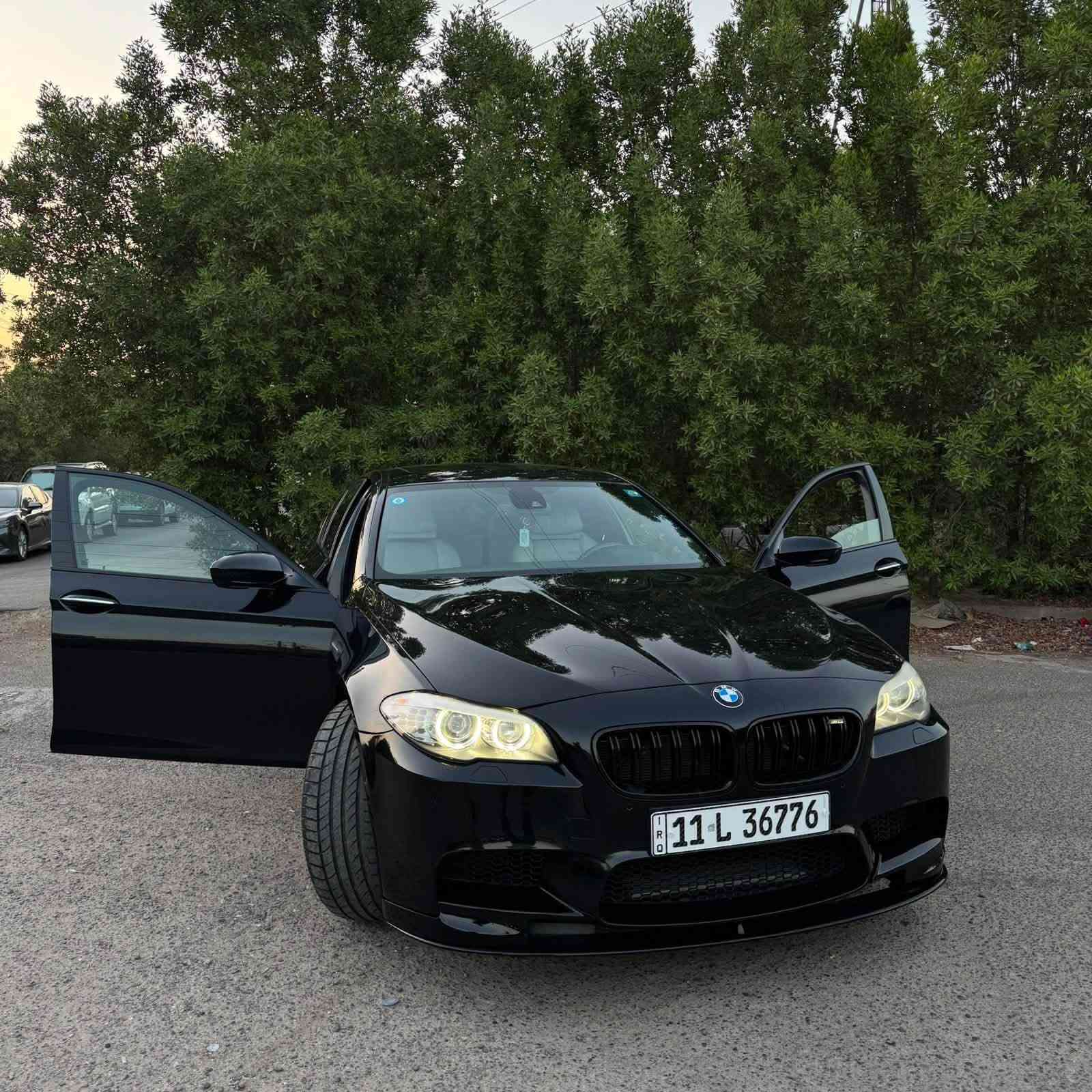 السلام عليكم 
بسم الله 
للبيع
BMW
M5 F10 2013
اصل استيراد القلم خليجية السيارة
4.4L محرك توين تيربو
600HP✈️✈️
عليها داون بايب وبرمجة
مواصفات السيارة:
بيبان 
كامرات 360
كير 3 وضعيات
ستيرن 3 وضعيات
تبريد خلفي دكتات بلتكم ايضا 
صندوك ينفتح بحركة الرجل
5 بردات
وضعيات قيادة كومفورت وسبورت وسبورت بلاس 
عليها دركة كاربون فايبر
عداد 330
شاشات خلفية 
مواصفات هواية متخلص 
السيارة جاهزة ونظيفة 
ماشية 80 الف كيلو
رقم بغدادبأسمي
مكان السيارة بغداد 
صبغ فقط دعاميات 
الي ميعرف بهيج سيارات ليخابر رجاءً
بلعافية مقدما على الي ياخذها❤️
السعر 28000$
*********** فقط اتصال
