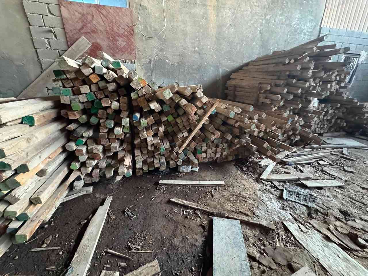 سير (4 انج تارس) موجود قياسات من المتر لل 4 متر  سعر المتر مكعب 290 الف ابيع جمله فقط مكاني بصره ***********

