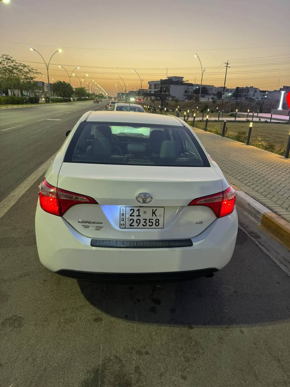 كورلا 18 le ابيض ثلجي
سياره ما به صبغ او تبديل 
فقط 4 اصابع به بارد 
ماشيه 190 ميل 
رقم سنوي جديد 
مكاني كركوكً
تفاصيل عن خاص 
***********
