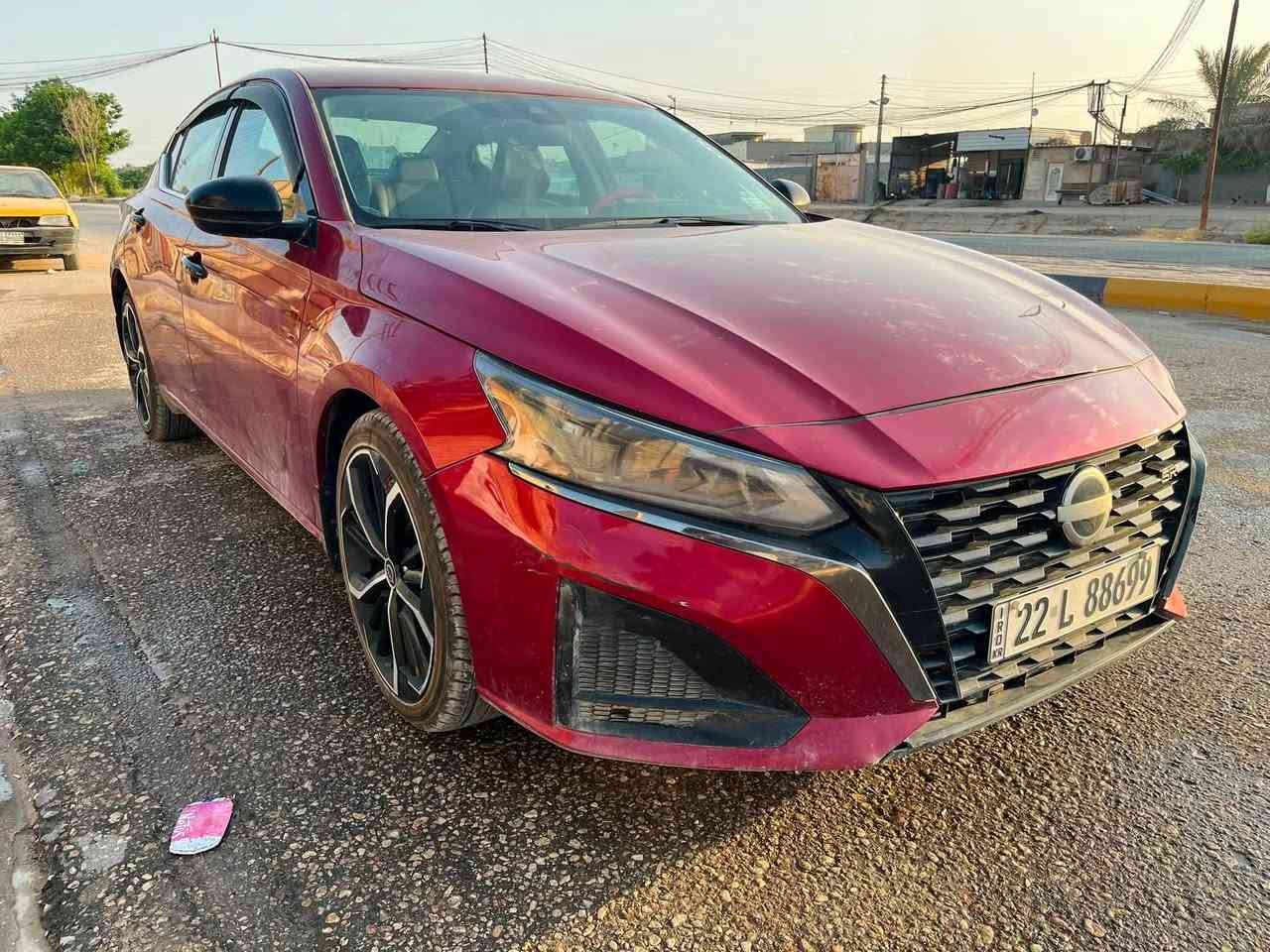 السلام عليكم.. 
للبيع: نيسان ألتيما 2023 SR
تفاصيل السيارة : 
ماشية 30 ألف ميل 
مكفولة من الصبغ (بدون صبغ نهائياً).
بيها بارد وتكحيل بمكانين فقط (حافة البنيد + جاملغ السايق).
أيرباك السايق طاك وراجع سستم
صور الحادث خليتهن بالمنشور  
رقم أربيل (تحويل مباشر أو وكالة ) 
⚙️ المواصفات:
المحرك: 2500 تنفس طبيعي 
 كشنات جلد + كشن السايق كهرباء . 
شاشة تدعم أبل كاربلاي (Apple CarPlay) + نظام تشغيل عن بعد
سايد بريك كهرباء ، تبريد ثلج ، دبل جام 
 كاميرا خلفية دوارة + حساسات خلفية + نظام توقف ذاتي + نقاط عمياء 
نظام AWD 
ملاحظة للأمانة:
السيارة بيها نقص رادار أمامي علماً إن القاعدة والفيش كلها موجودة وجاهزة (جيب وشد).
💵 السعر: 171 ورقة  
📍 المكان: كربلاء - طويريج
📞 للتواصل والإستفسار: ***********
