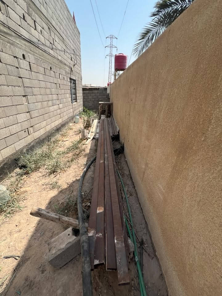 السلام عليكم شخاط البيع العدد 12 الطول  الوحده 6متر العنوان البصره ابي الخصيب مقابل صناعيه حمدان الاستسفار لاتصال علئ رقم ***********

