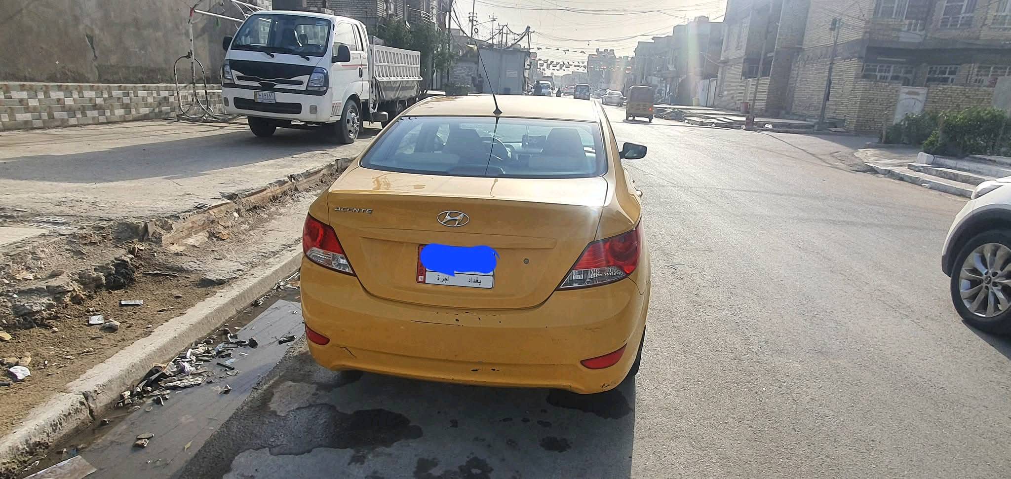 اكسنت لبيع مديل 2014 محرك 1400 قتصادي وارد خليجي بيه رصعه بسيطه مثل ما وضح بصوره كله مكفوله سياره ما عده كير بي خلل محرك خير من الله سعر 70$ بيه مجال العنوان بغداد حي نصر التوصل على رقم *********** لحد يكسر بحلا ناس