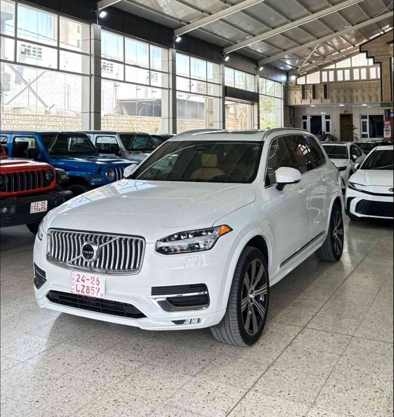 VOLVO XC-90 UlTIMATE FULL OPTION 2024
سعر : 42,500$ 
ماشية 22,000 مايل 
مواسفات فول فول : 
داتاشو-٥كاميره -پانوراما-رادار-جه گ-سماعه هرمان كاردون - لايت دايناميك -شغال-پردة - ٣ مقعد-صندوق شفت - داخل قيسي-كوشن هيتر و تبريد - كوشن مساج كوشن خزن - عينه رادار - دبل اكسل - شاشه مزن - داخل ليد - تبريد مركزي 
ملاحضة :  بدون صبغ ١ PDR بل جاملوغ خلفي 
مكان سيارة زاخو 
YV4062PF7R1172356

***********
