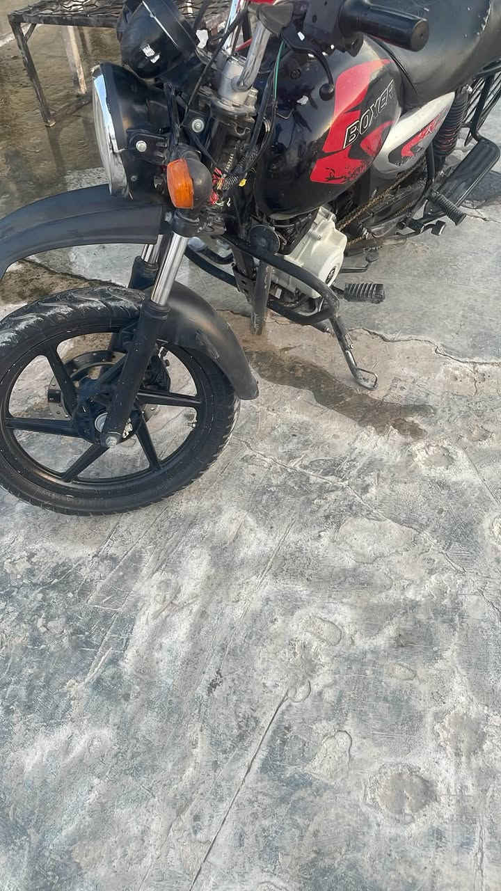 بسبب الوعود الكاذبه بوكسر 22مدفوعلها كمرك بس ترقم دراجه عوزها ترتيب بسيط تعال خاص ودلل ***********
