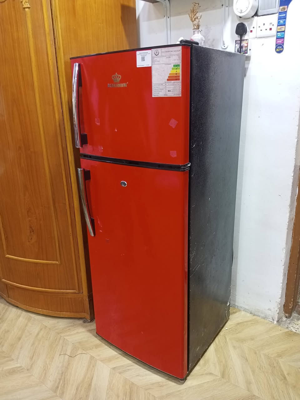 ثلاجه للبيع شغاله شرط الشغل السعر 75 العنوان بصره جمهوريه صبخه العرب رقم الهاتف ***********
