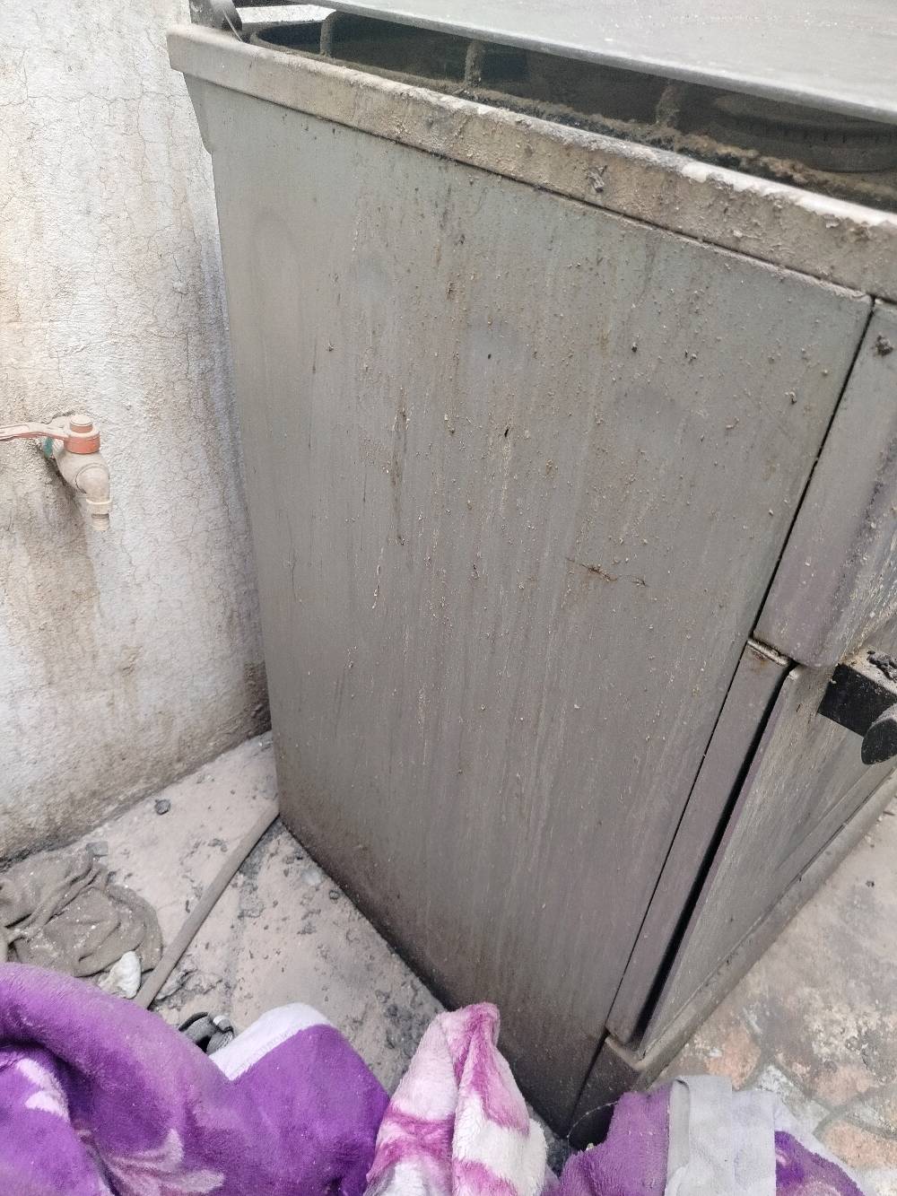طباخ نوعية زينة وشغال هو والفرن مالته وبيه سيبايه ولان متروك صار شوية بيه تراب