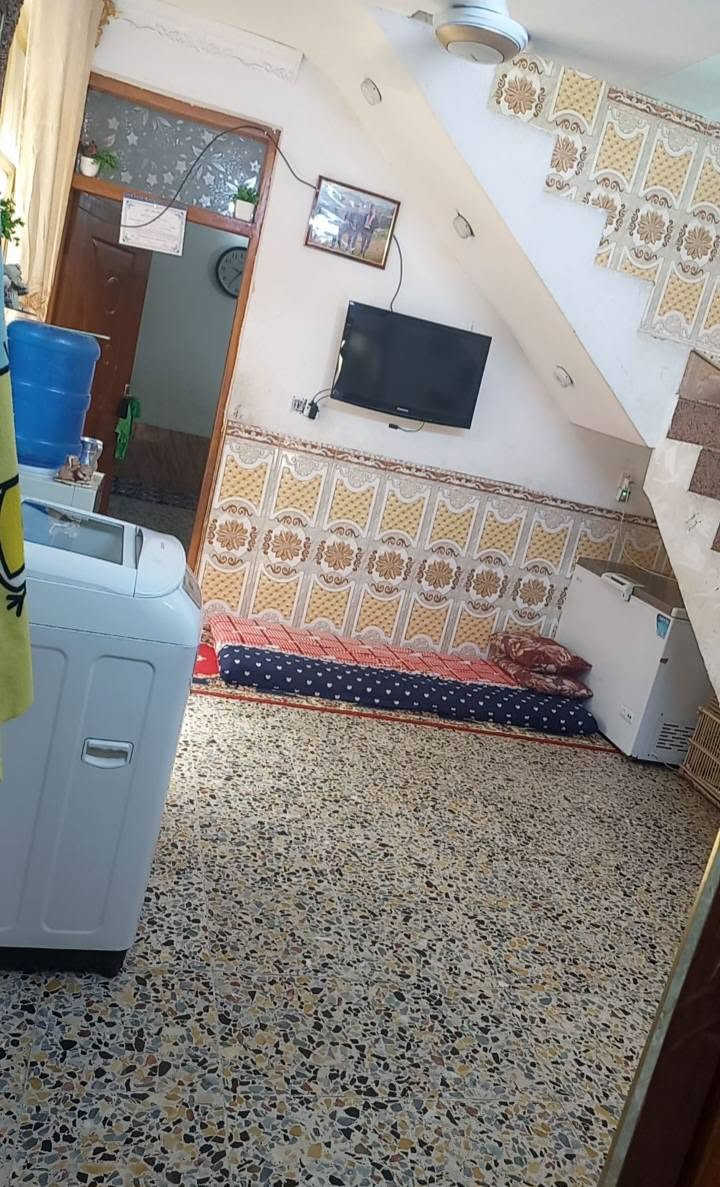 السلام عليكم دار للبيع مساحه 100م واجهيه 6 ونزال 17 زراعي سند 25 قرب بانزين خانه الشهداء ابو دشير استفسار  ***********

نص مكتوب في الصور:
- MD