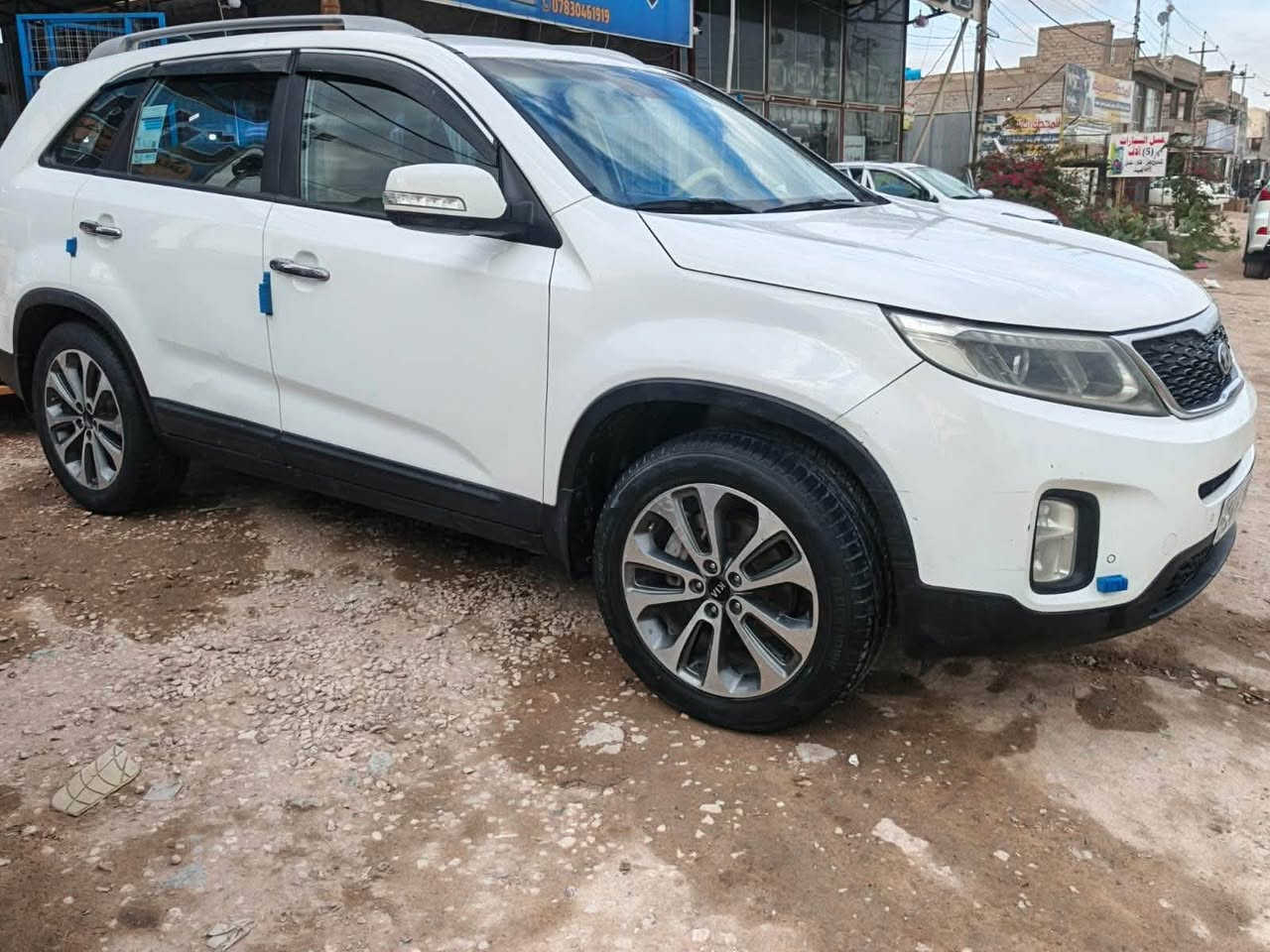 سورينتو ٢٠١٤ خليجي
السياره مكفولة من الصبغ والتبديل والضربة
محرك 4 سلندر 2400 دوش
ما بيها نقص غير تجفيت المحرك وبضمان عدم التبخير والتنقيص 
اللون ابيض صدفي
7 راكب
شاشة بلازما
بصمة
كاميرا خلفية وحساسات
إنارة ترحيبية بالابواب
مراية جانبية شفط
رقم بصرة انگليزي
والسنوية بإسمي والمداور ثاني يوم 
السعر 139 $
مكان السياره بالسماوة

الاتصال على الرقم ***********
