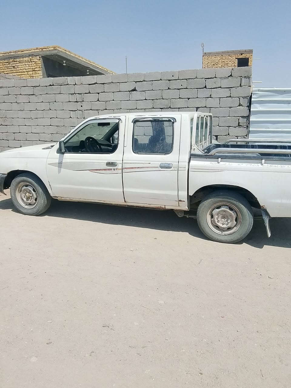 نيسان • موديل ٢٠٠٢ • للبيع