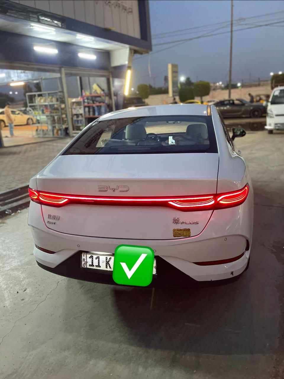 BYDكن بلاص كفاله عامه 
ماشيه 12الف 
سياره جديده 
داخل ابيض 
بيهه 3اصابع per وما مبين 
سياره رقم بغداد تحويل ثاني يوم 
مكان بغداد السعر 20مليون وبيهه مجال 
الاستفسار ***********
