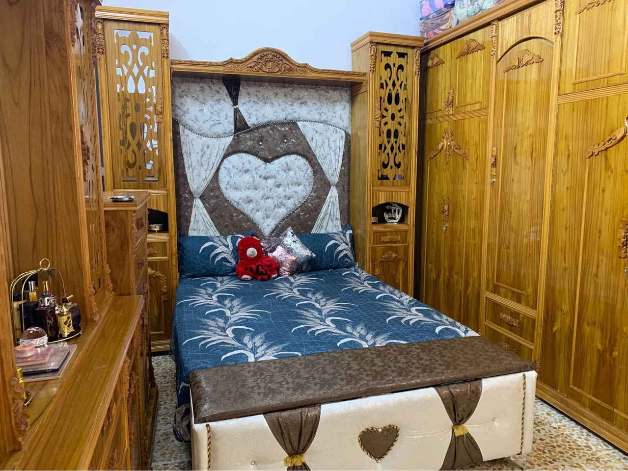 غرفة نوم جديده جداً بل موصل ايمن حي نابلس ***********
*********** موصل, نينوى
