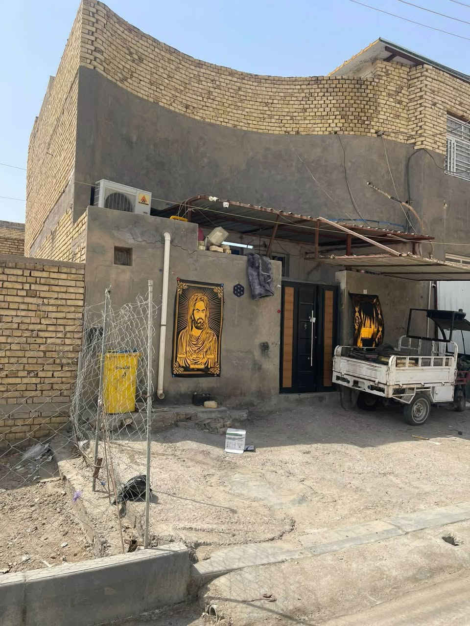 بيت للبيع طابو صرف 100م (10*10) طابقين على شارع 20م مبلط ناصريه الاسكان الصناعي نهاية شارع دور سيد حمزه سعر ١١٥بي مجال  تريد عقارك ينباع بسرعه ماعليك بس تراسلنه والباقي علينه *********** وتساب
