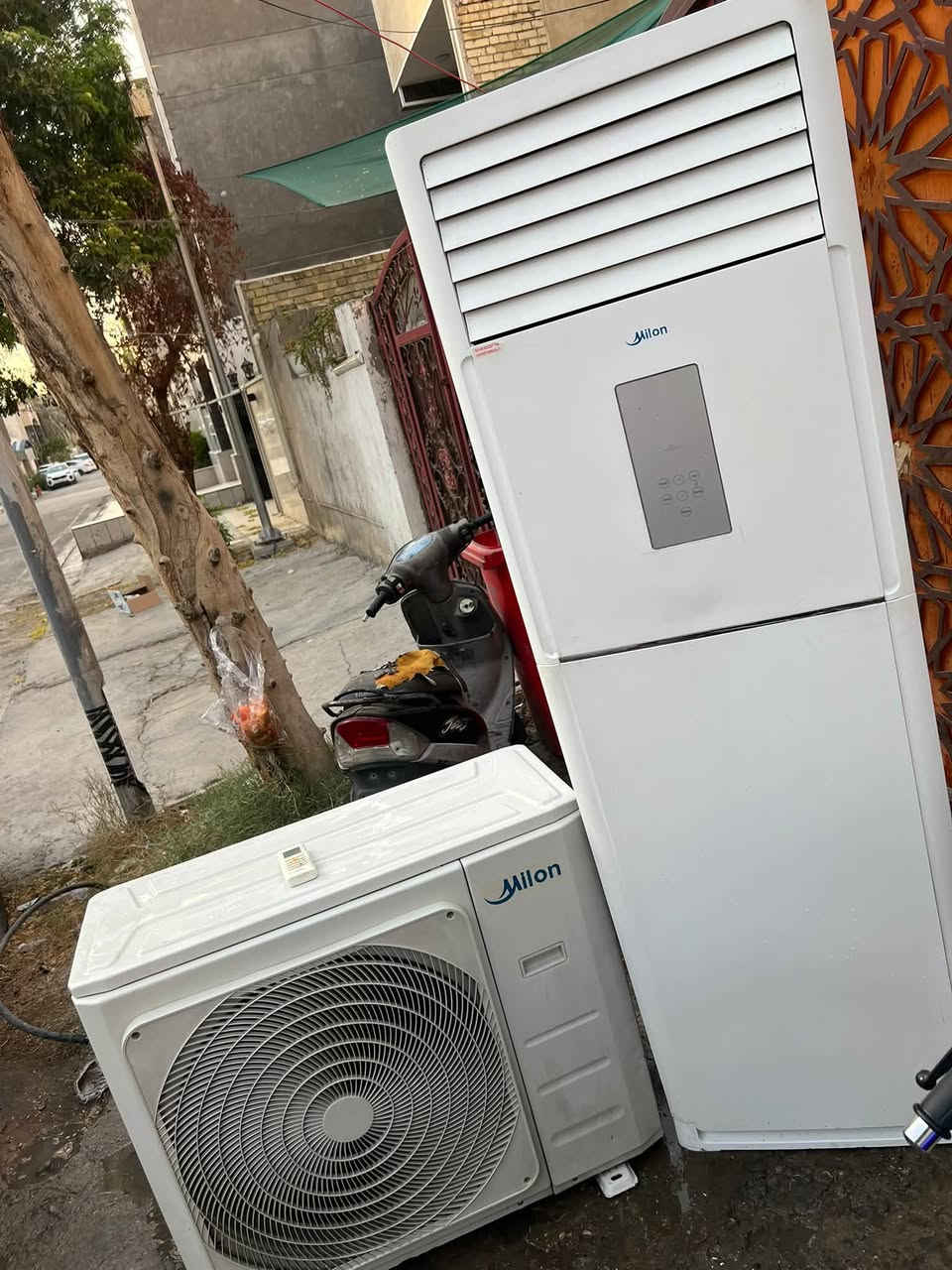 السلام وعليكم اخوان للبيع سبلت ميلون شركة ميديا 3 طن الحديث كامل مكمل دبل راديتر  نضافه 95/100 موديل2023 كفاله عامه من فتحت البرغي (ماطور T3)
تبريد ثلج ❄️☃️🧊 تدفئه  🔥🐦‍🔥❤️‍🔥 غازه 410 مقفول بي كامل مكمل مالت الشركه كفاله عامه من فتحت البرغي 
ملاحضه اخوان السبلت مو انفيرتر عادي 
السبلت مغسول وجاهز عليك بس تشده تبريده ثلج 
بواري + ريمونت +وايرات  قوة الدفع 10 متر 
بعد معروف سبلت الميلون بدفعه وتبريده القوي السبلت مشتغل موسم واحد فقط الراديترات صفر موس
السعر 725 وبي مجال بسيط 
شارع فلسطين ***********
