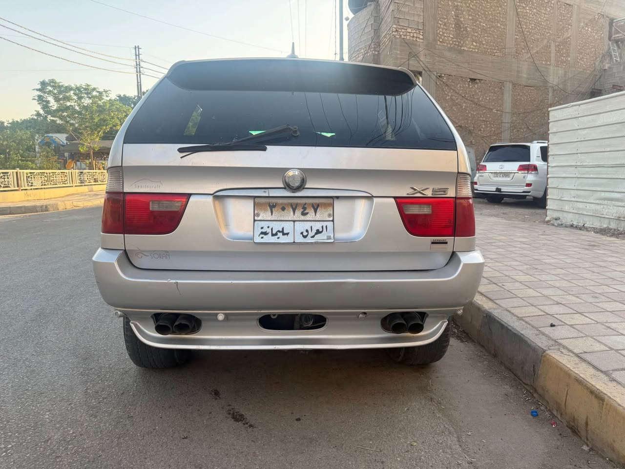 🚘 BMW X5 للبيع

• الموديل: 2005
• المحرك: 8 سلندر
• الكير: مبدل
• تبريد: شغال، يحتاج نقص غاز
• كهربائيات: نص ونص
• حادث: ربع بنيد
• منظومة: غاز + بنزين 
•صدر  نص عمر 
• السعر: 75 ورقة 💵

السيارة على وضعها، البيع للجادين فقط.
*********** بغداد, العراق
