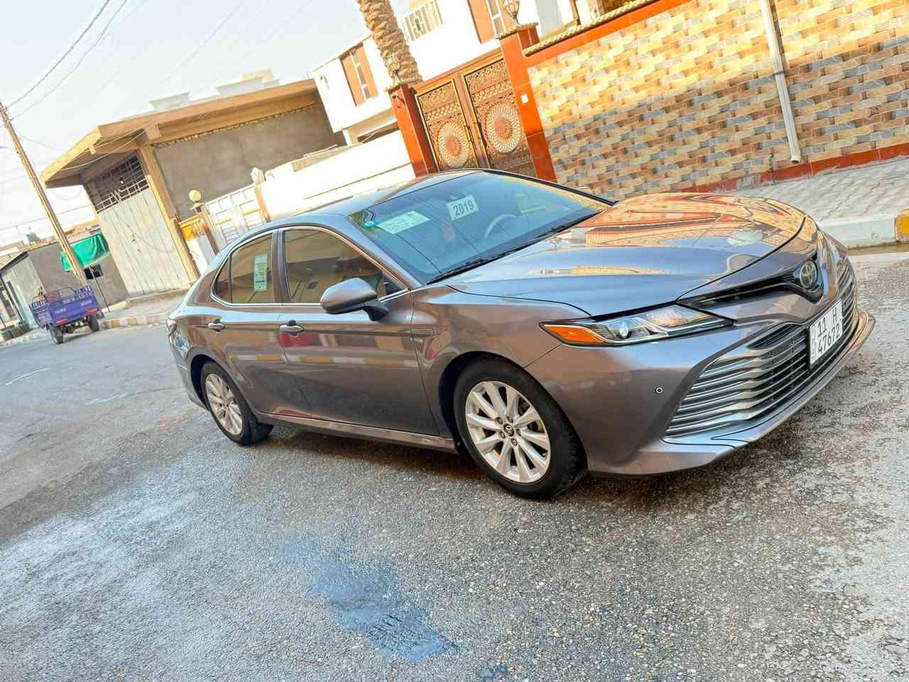 كامري وارد امريكي فئة Le موديل ٢٠١٩
شرط جديدة حادثها فقط راس الجاملغ عكس السايق ونصبغ الجاملغ كله توحيد لون .. 
رقم بغداد تحويل مباشر 
ادامة كاملة ع السيارة ما تصرف عليها ربع دينار جاهزة للأستخدام 
تخم تاير جديد 
صدر جديد 
ترايك للبصرة 
ماشي ١٣٠ الف 
السعر 162$ وبيها مجال 
ترهم بيع او مراوس 
مكان السيارة الانبار - هيت 
للأستفسار
***********
