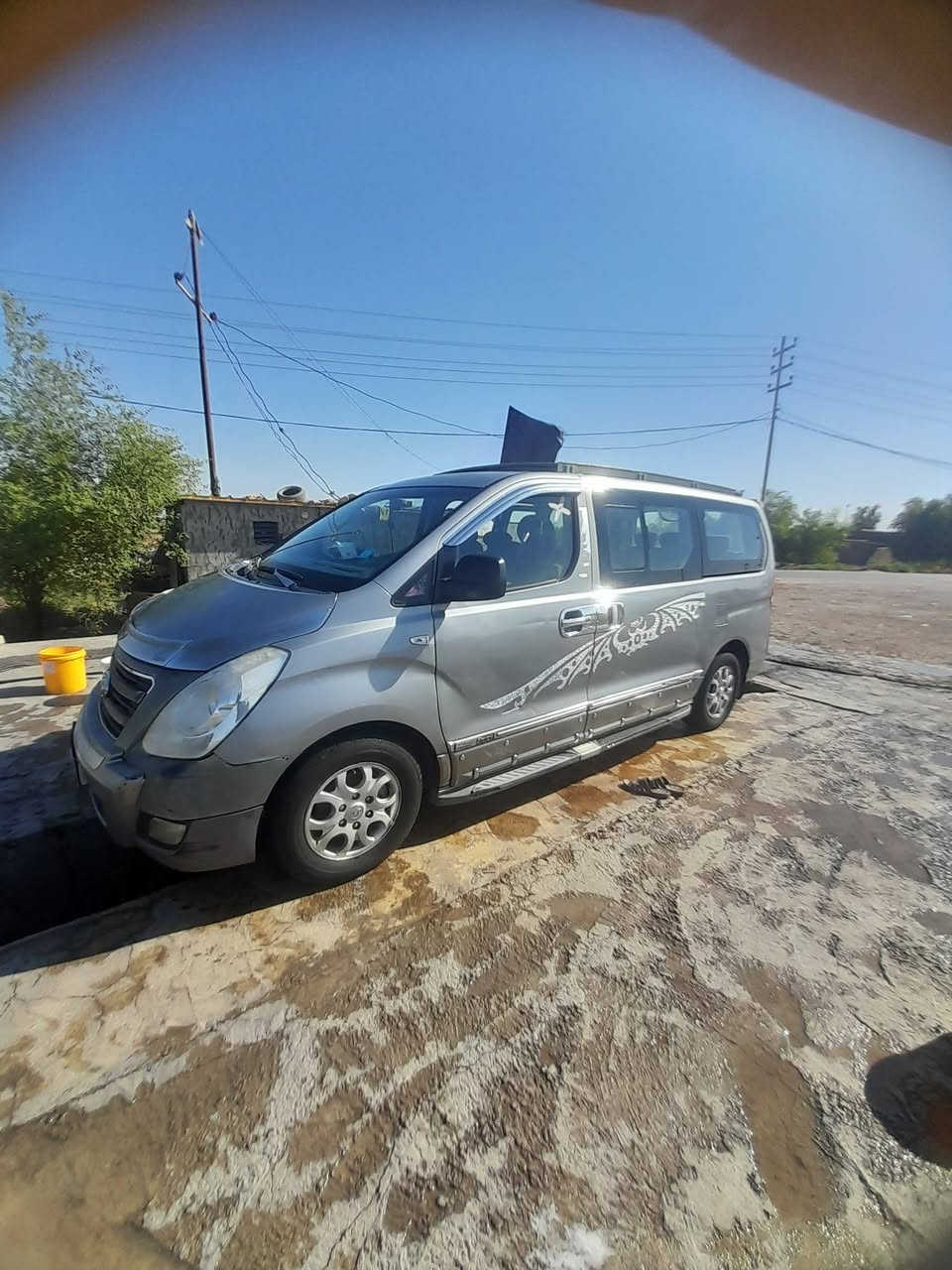 استاركس ٢٠١١لون بحري كير محرك تخم تاير حداديه تبريد أمامي خلفي بأسمي بيها صبغ باب السايق والجاملغ الخلفي جهة السايق أثر دحجة والباقي مكفول الاتصال على الرقم ***********
