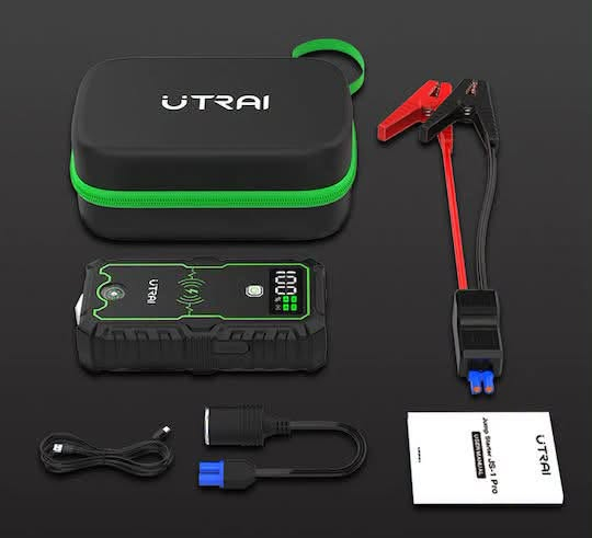 يعتبر جهاز UTRAI JS-1 Pro منصداً وبنك طاقة محمولاً قوياً ومتعدد الاستخدامات للطوارئ على الطرق 
تيار الذروة: 2500 أمبير، مما يجعله قادراً على تشغيل السيارات البنزين حتى 8.0 لتر والديزل حتى 7.0 أو 7.5 لتر (12 فولت).سعة البطارية: 59.2 واط ساعة (Wh الشحن اللاسلكي: يدعم الشحن اللاسلكي بقدرة 10 واط.المنافذ: يحتوي على منفذي USB ومنفذ USB-C للشحن والإدخال. 
مصباح LED: مصباح طوارئ بـ 4 أوضاع إضاءة (عادي، وميض، SOS، وإضاءة تحذيرية)جديد السعر 75 الف

نص مكتوب في الصور:
- 10Wワイヤレス充電 幅広い互換性、95%の携帯モデルの充電に対応 優れた汎用性 他の12Vデバイスに電力供給可能 携帯端末 車載掃除機 エアコンプレッサー
- 大容量バッテリー/長時間待機可能 すべてのガソリン車/8.5Lまでのディーゼル車対応 満電で最大 30回 使用可能 スマホを最大 4回 使用可能 6000A ピーク電流 大排気量車でも一瞬に始動させる