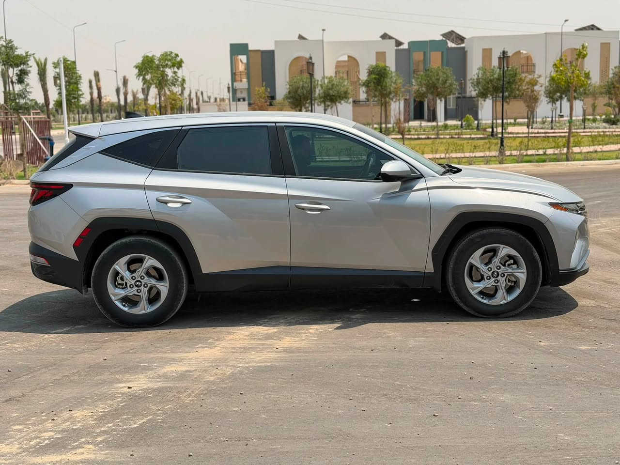 توسان موديل 2023 وارد امريكي
رقم بغداد باسمي السنوية لل 2030
اللون سلفر
محرك 2500 cc تنفس طبيعي
كير 8 سرعات AT
مواصفات SE
رادار امامي وخلفي
نقط عمياء بالمري الجانبية
مانع تصادم 
قيادة ذاتية
تحديد مسار
سايد بريك كهرباء
اوتو هولد auto hold
اوتو ستارت auto start 
نظام المنحدرات
سستم صوت Jbl club 652 SQ
مضخم صوت Jbl stage 122
ثلاث انظمة قيادة نورمال وسمارت وسبورت
شاشة نظام انرويد اوتو وابل كار بلي وايرليس
تبديل بنيد (و٣ قطع صبغ امريكا بدون حادث بدون تبديل) بدون دواخل شواصي ولغد وكير ومحرك كفالة
السعر 172 وبيها مجال
مكان السيارة كربلاء
***********
