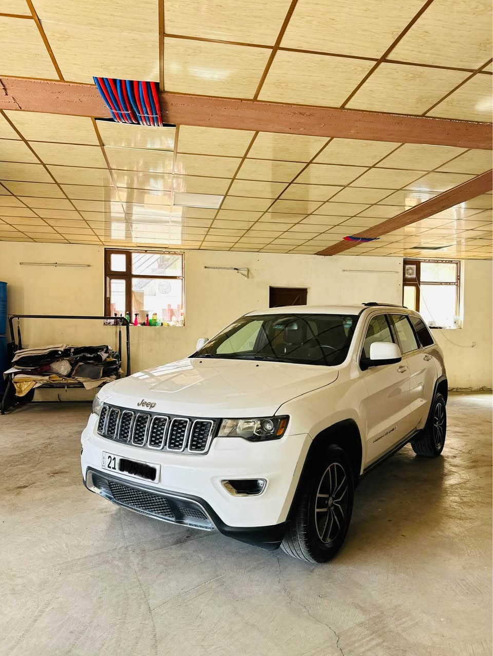 Jeep جێپ لاریدۆ 20216  دەبل ئەکسل خلیجی سەیارەکە 140 هەزار رۆشتوە گێر و مەکینە و کارەبای بەشەرتە و جوار پارجەی بۆیاخە بێ ناو گرتن بێ ئێرباگ تەنها لەسەر لێخشان بۆیاخەکراوە پێش و دوای کەپسە سەنەوی رەقەم تا 2030 تازەیە. ***********. السليمانية, العراق
