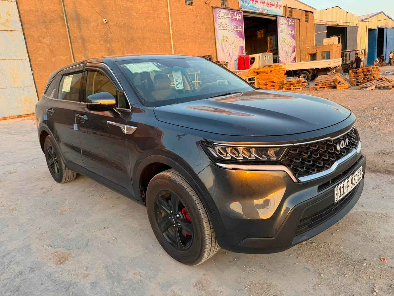 كيا سورنتو أمريكي بدون تبديل بدون ارباك فقط برده ضارب مرقم بغداد حره
عدد الركاب 7 مكينة 2500 الاستفسار الاتصال ***********
