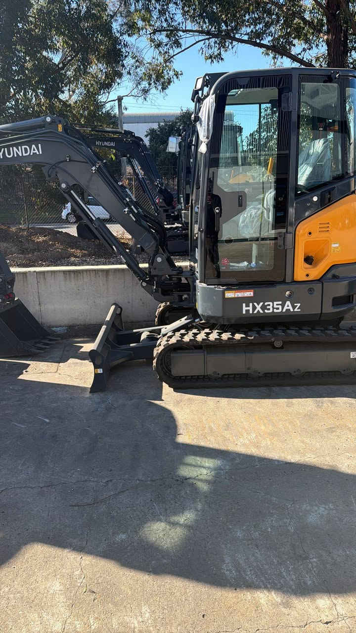 🚜🇦🇺 معدات ثقيلة وزراعية من أستراليا إلى العراق 🇮🇶

تريد معدة قوية بسعر مناسب؟ لا تشتري قبل ما تقارن! 🔥

نوفر لكم إمكانية الحصول على معدات ثقيلة وزراعية من أستراليا، مع خيارات متعددة حسب النوع والموديل والحالة، وبأسعار منافسة جداً.

🔸 كريدرات — لأعمال التسوية والطرق
🔸 شفلات ولودرات — للمشاريع والتحميل
🔸 حفارات — لمختلف الأعمال الإنشائية
🔸 رافعات — للمشاريع والمقاولات
🔸 تراكتورات وآلات زراعية — لخدمة المزارعين
🔸 ومختلف أنواع المعدات الثقيلة

💰 أسعار منافسة وفرصة للحصول على فرق سعر عن السوق العراقي، حسب نوع المعدة وموديلها وحالتها وتكاليف الشحن.

📦 نساعدك باختيار المعدة المناسبة ومعرفة تفاصيلها قبل الحجز.

📞 للحجز والاستفسار:
***********

📲 راسلنا بنوع المعدة اللي تحتاجها، ونوضح لك الخيارات والأسعار.

معدات مناسبة لمشروعك تبدأ من اختيار صحيح. 🚜🤝

#معدات_ثقيلة #معدات_زراعية #كريدرات #شفلات #حفارات #رافعات #تراكتورات #استيراد_من_أستراليا #معدات_العراق #مقاولات #زراعة
