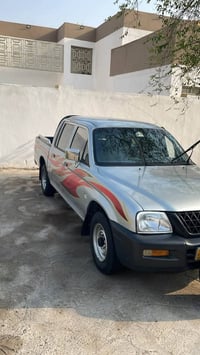 سيارة • للبيع • موديل ٢٠٠٢