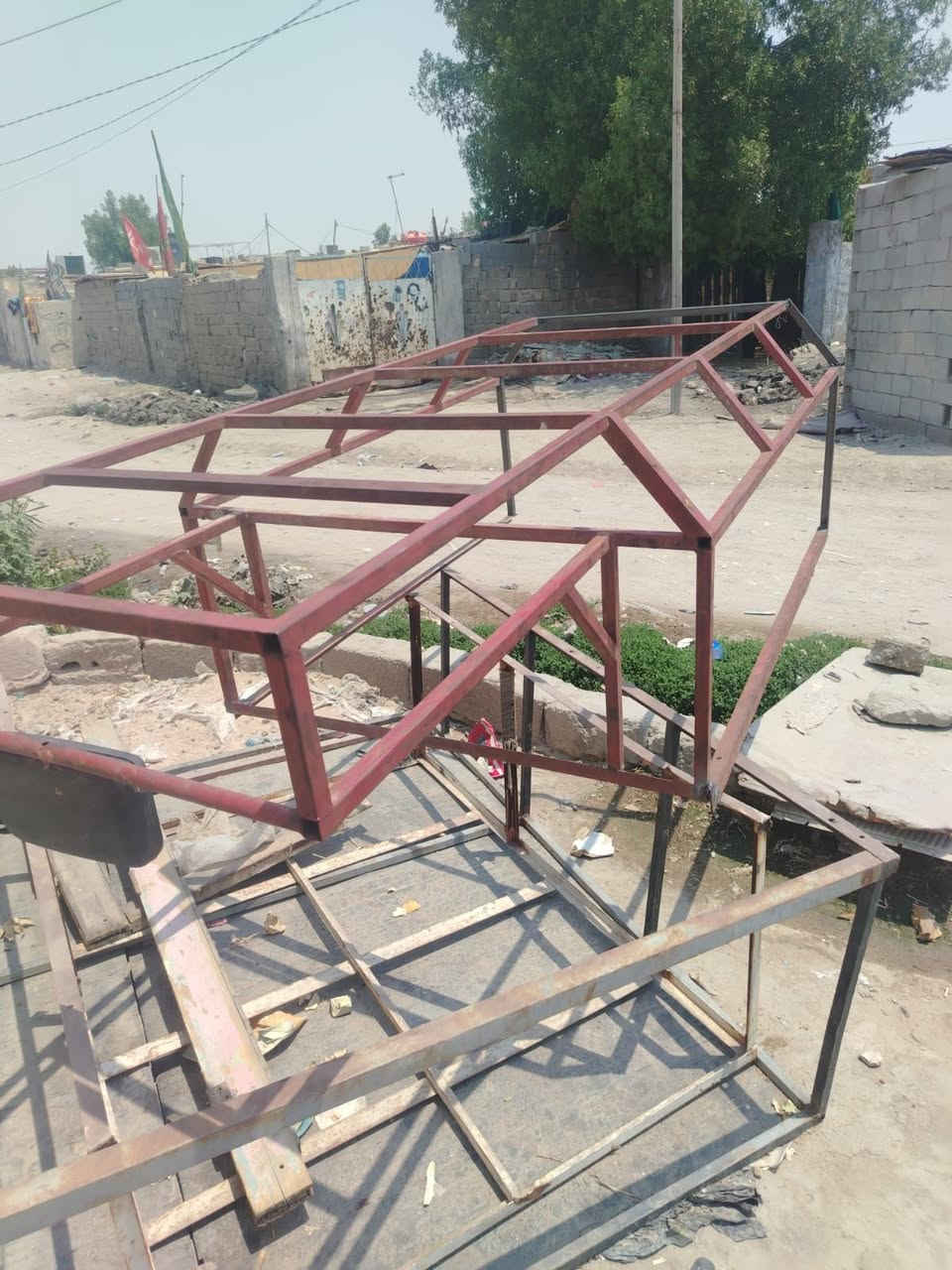 السلام عليكم سقيفه ستوته نضيفة البيع
مكان البصره جبيلة القياده البحريه 
سعرها 75  رقم تليفون ***********
