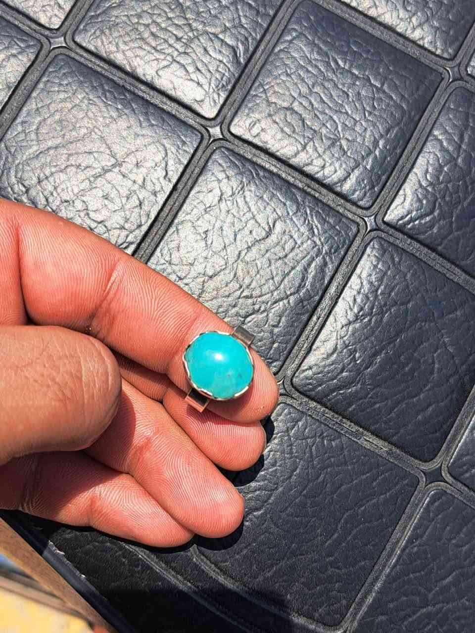 خاتم فيروز رضوي خنصر للبيع او مراوس بيماني
سعره ٤٠ 
***********
