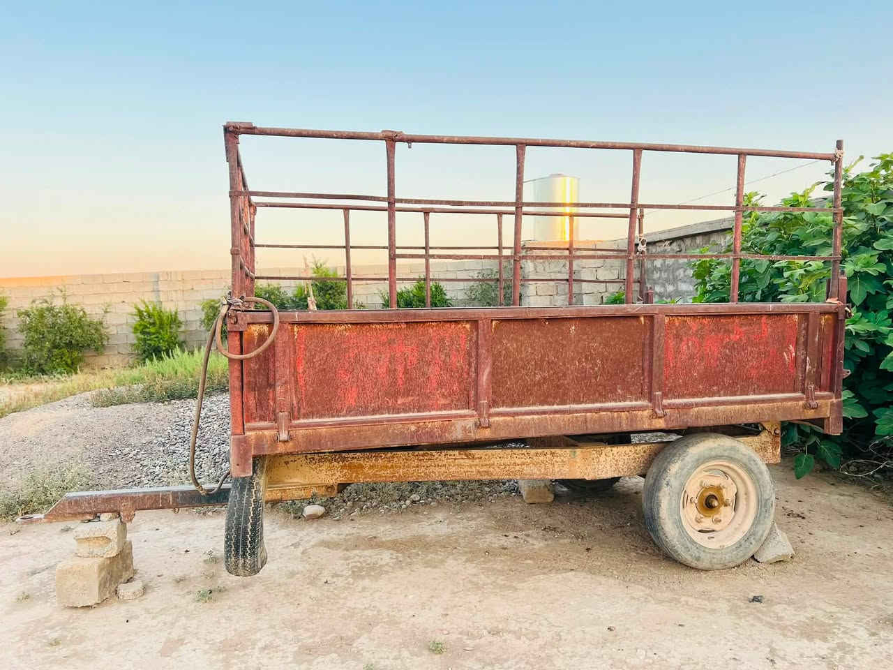 السلام عليكم
ادوات زراعيه للبيع 
فدان وعربانه 
كما موضح بالصور
للاستفسار الاتصال ***********
