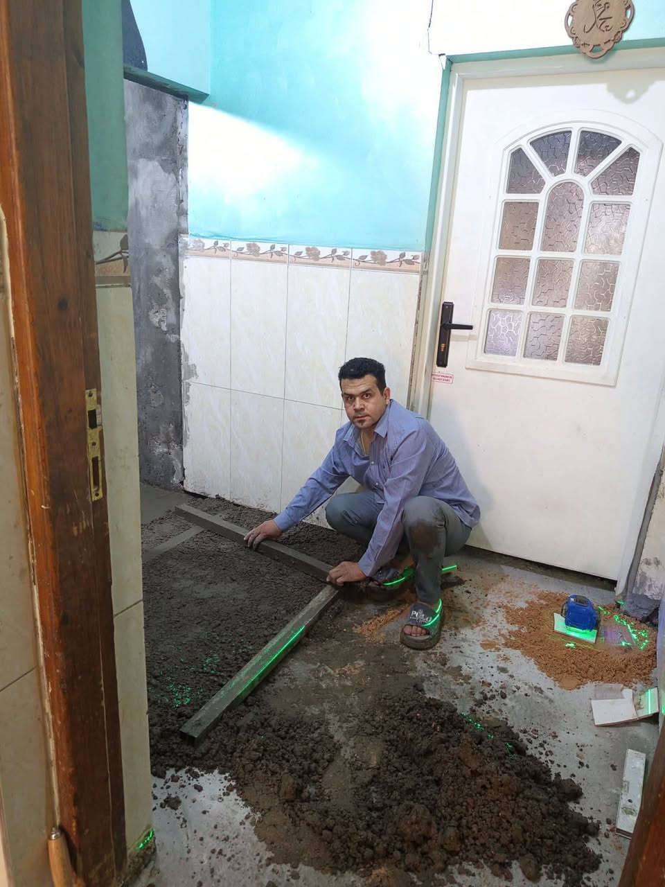 كادرنا مصري جاهز لكافه اعمال الواجهات و الفوم التركي والطلس وتطبيق كافه اعمال البورسلين. شغل هندسي وعلي الليزر وتصاميم عالميه بغداد ***********
