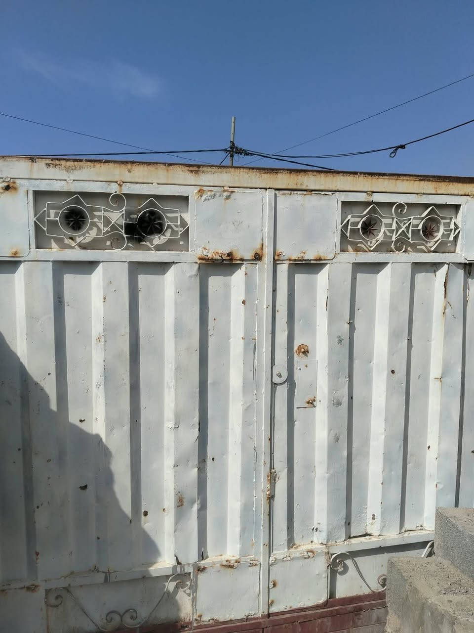 باب شارع • شباك • للبيع
