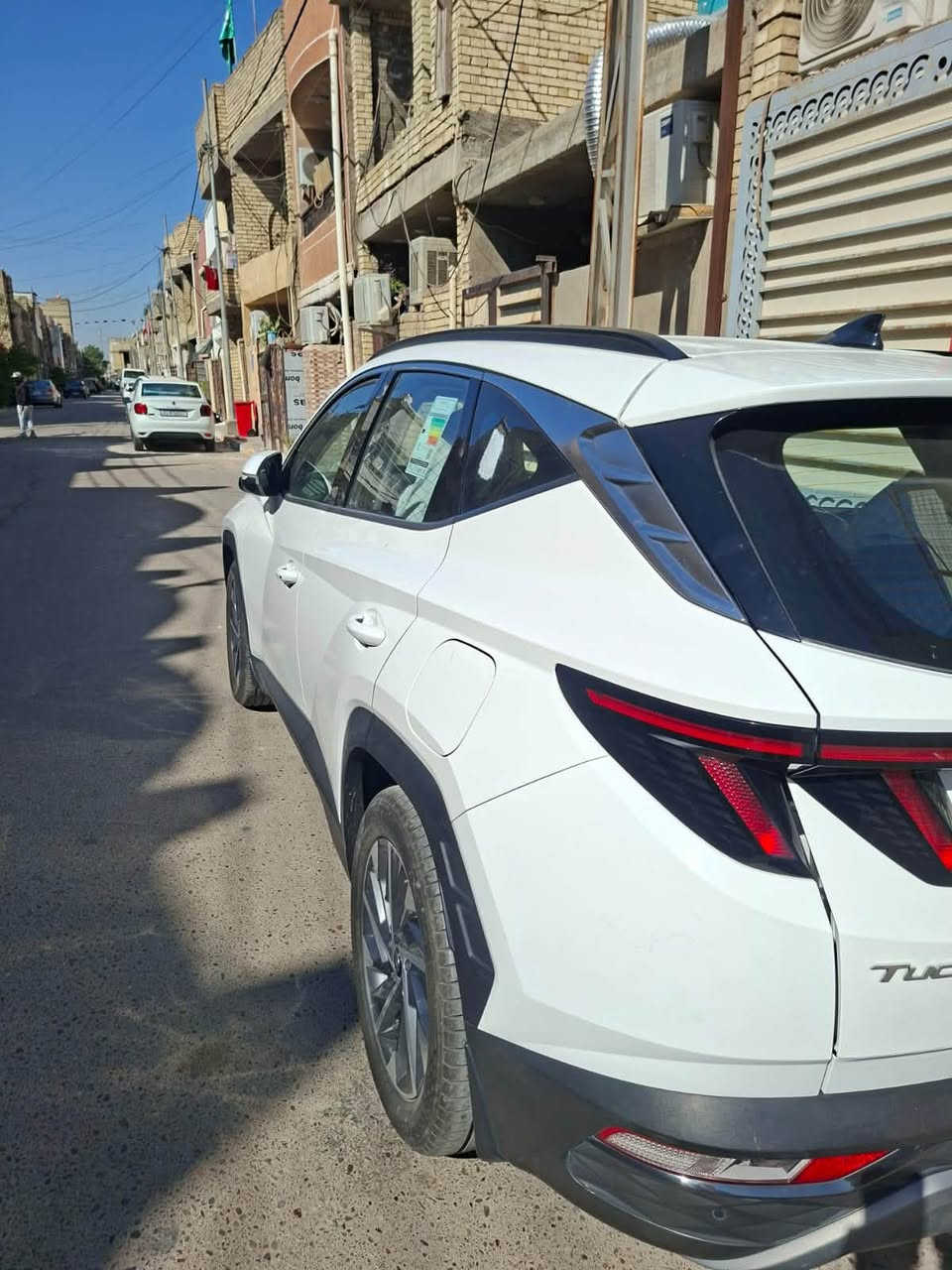 للبيع فقط 
توسان موديل 2024 

السياره مكفوله من الصبغ بيها طخه صغيره بالدعاميه الاماميه الشباك الامامي مفطور 
مكان السياره بغداد 
تحويل ثاني يوم 
فول عده الفتحه 
ماشيه 30 الف 
السعر 20 الف يعني دفترين 
الشراي يتصل ***********
