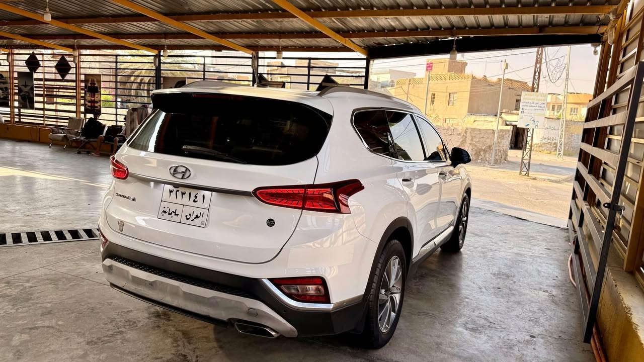 هوندای سەنتافی 2020 خەلیجی زۆر تازەیە یەک دەستە بی بۆیاخ 99000km ڕۆشتوا بەشەرتی گیڕ و مەکینە فول مواسەفاتە 4 بستۆنە 
*********** كركوك, العراق
