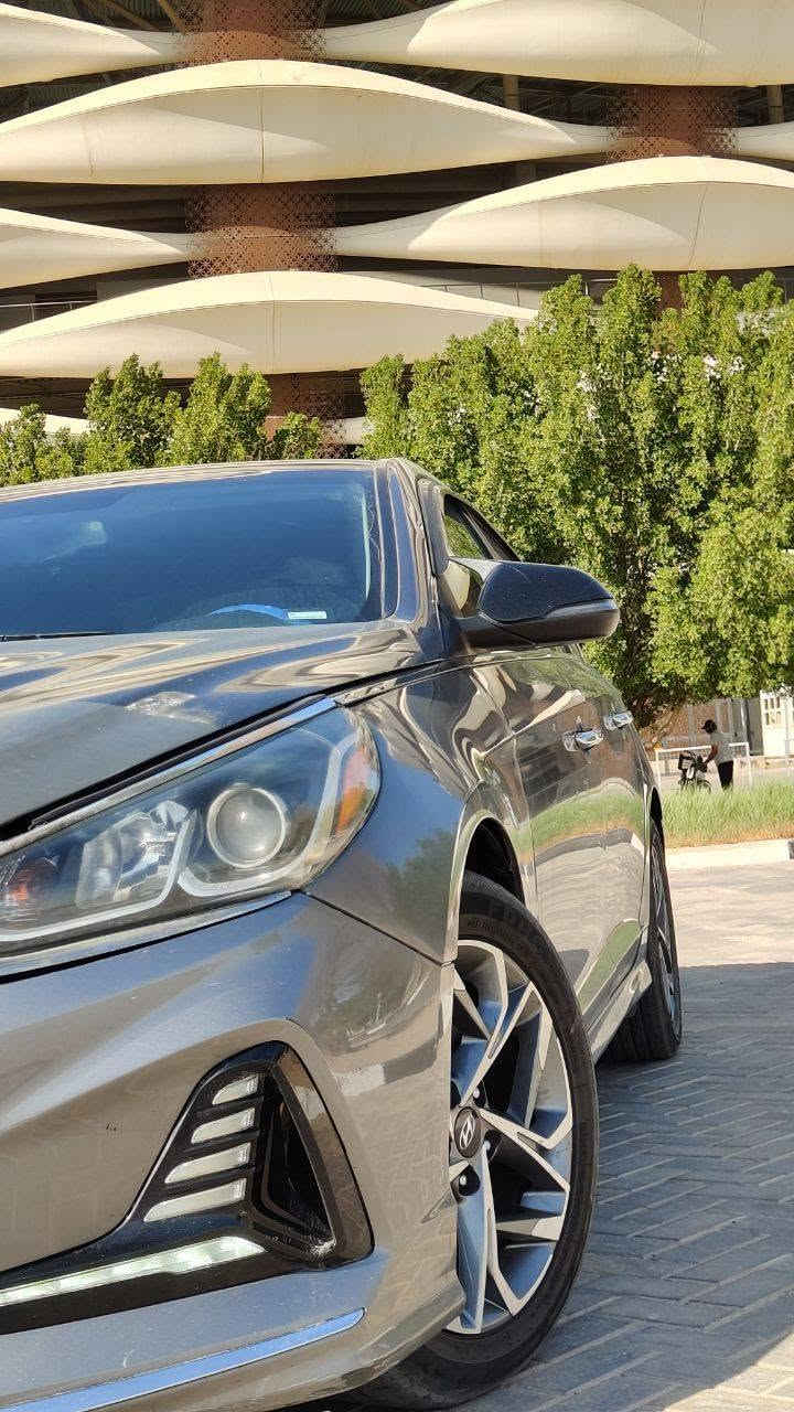 #سوناتا_جديدة_مالت_جناي_بالعافية_عالياخذها 
من رخصة الادمنية🤍🌹
سوناتا 2019 Hyundai Sonata, Limited
السيارة limited يعني أعلى فئة بالسوناتا
🚫للبيع او مراوس بـk4 نظيفة🚫 
💠السيارة كفالة محرك وگير وشواصي ولغود، سيارة مالت جناي للبيت جديدة بالعافية على الي ياخذها والله 

💠 السيارة فول الفول عدة فتحة فقط
وارد امريكي 

💠حادثها خفيف جدااا، بنيد وكسر بدعامية فقط، صور الحادث والسونار مرفقة بالمنشور 
مكينة 2400  المرغوب 

🔷مواصفات مفولة: ✅👏🏻
🔸بصمة تشغيل 
🔸بصمة أبواب
🔸كراسي كهرباء
🔸تبريد قطعتين
🔸تدفئة كراسي
🔸تدفئة ستيرن 
🔸رادارت نقطة عمياء
🔸مثبت سرعة 
🔸تحكم ستيرن جهتين
🔸دبل جداحة 
🔸انظمة قيادة sport, normal, eco 
🔸اريل نفكيشن  
🔸يدات نيكل
🔸تدعم تشغيل الخرائط عالشاشة
🔸تبريد ثلج
🔸صندوق ذكي يفتح عند الاقتراب
🔸اشاير بل مري
🔸اشارة ترحيب
🔸داخل اسود
🔸سياره نظيفة وعالوضع البلاد 
💠(للعلم السيارة مبرجة على استقبال البانزين العادي بدون اي دوانز) 💠
🔸عليها إضافة ويالة جديدة مال سوناتا 23
🔸طخم تاير جديد
🔸رقم بصرة جديد انجليزي وبسمي تحويل  ثاني يوم
🔸السيارة ماناقصها برغي جديدة كلش، بالعافية على الياخذها🤍🌹
 للاستفسار : : : 
***********
***********
عنوان بصرة،مركز  
سعر 146 وبيها مجال بسيط إن شاء الله للشراي
