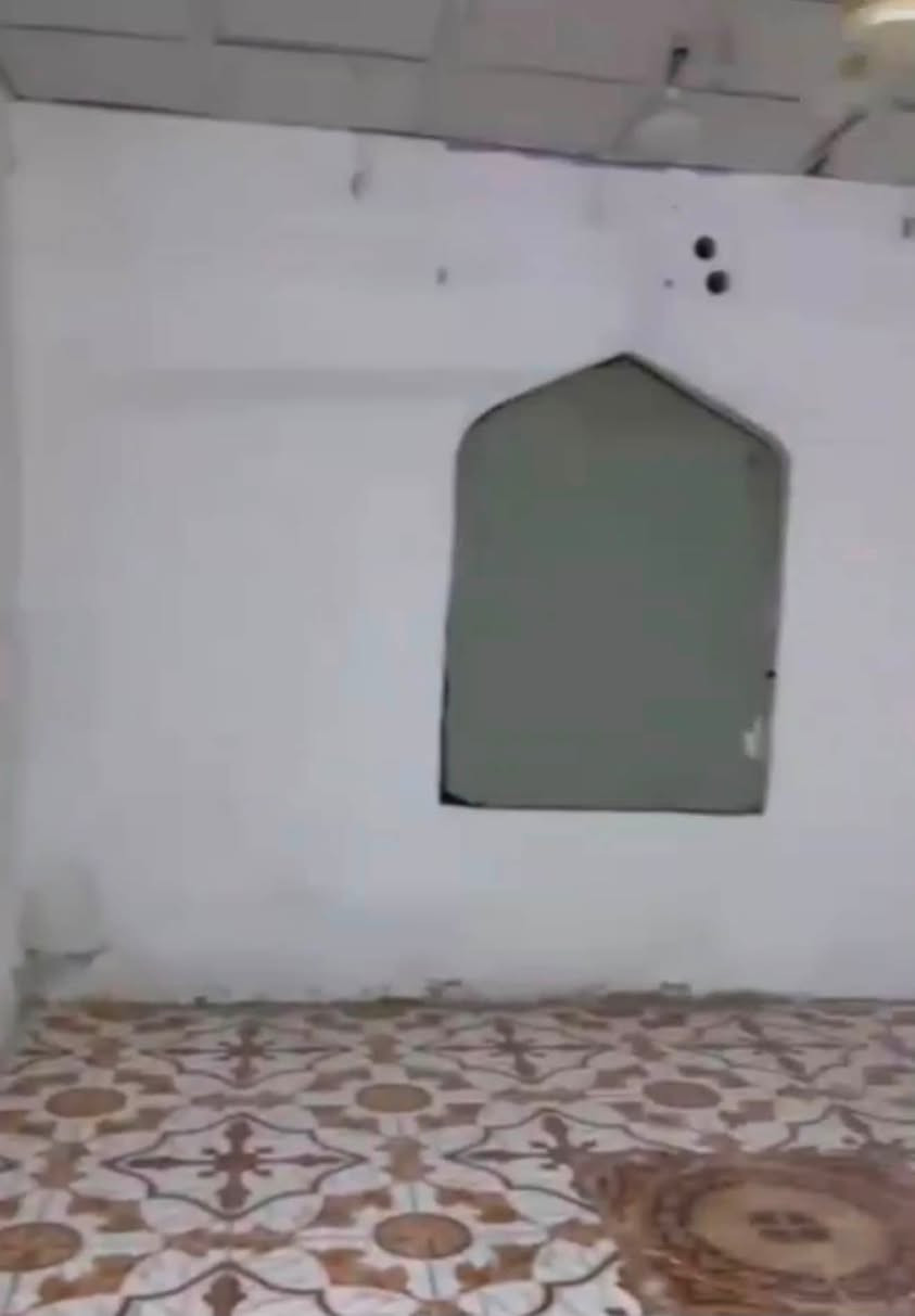 بيت للايجار في الابله يحتوي على غرفتين وصاله ومطبخ وصحيات وطارمه السعر 400 الف شامل الماء والكهرباء
واتس ***********
