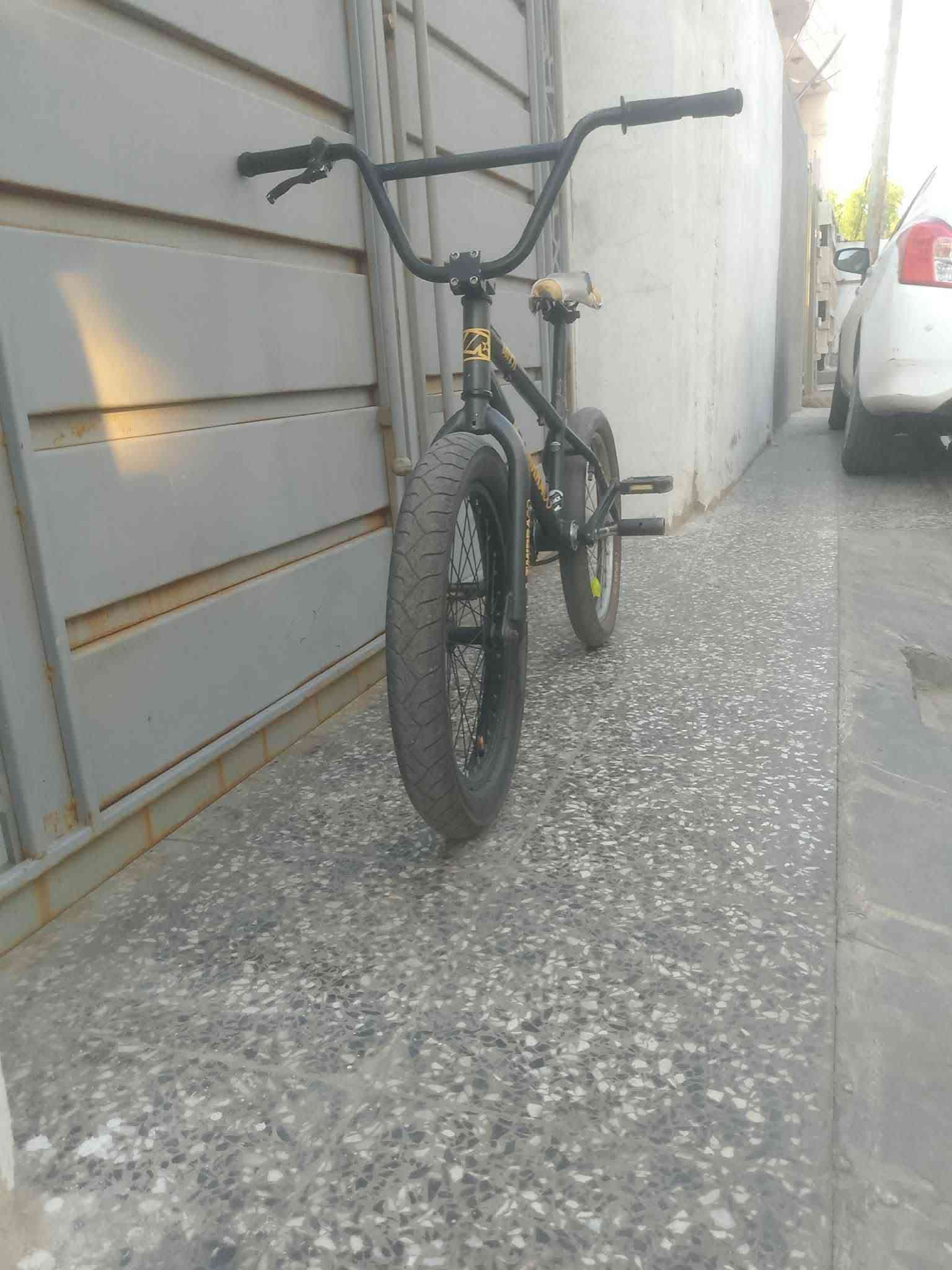 بايسكل BMX • نضيف جدا • قابل للشراي