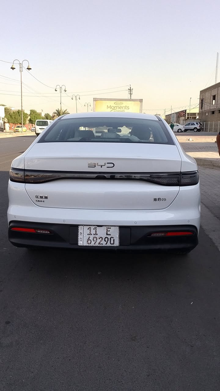 .السلام عليكم 
بيوايدي سئل فايف
موديل25 
رقم بغداد نكليزي سنويا جديد  تحويل ثاني 
فول مواصفات سياره 
سونار موجود بل منشور 
العنوان بغداد بلديات نتصل وتدلل 
ما متوجد على النت شراي نتصل تدلل 

***********
