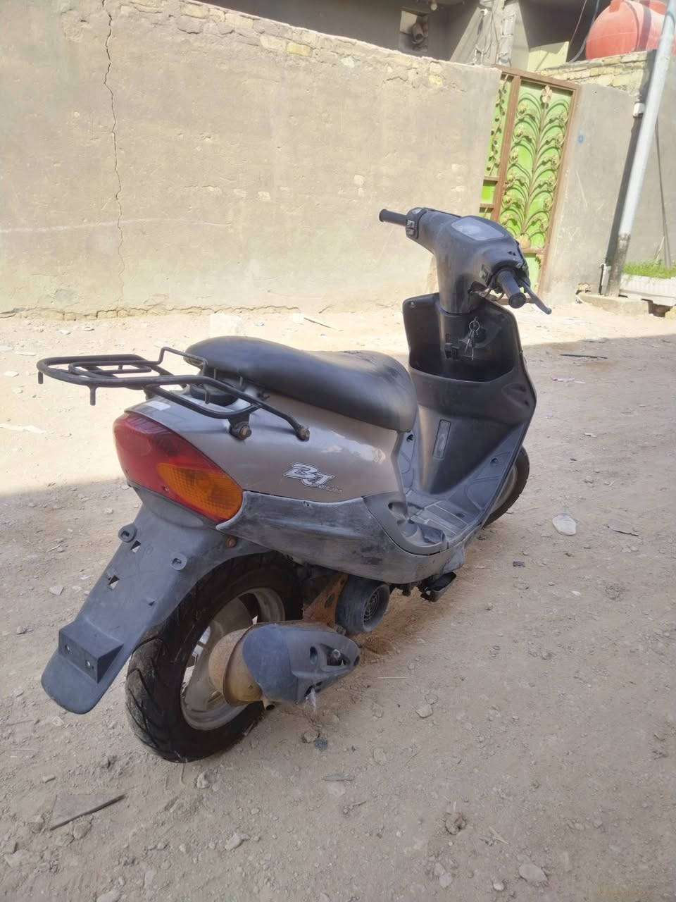 بيجي للبيع دراجه ناعمه شرطط ومابيه اي نقص جاهزه من كلشي باتري جديد تايرات ثنين جدد لايت جديد كهربائيات كله شغاله مكينه عشرطط معدل وناعمه  دراجه (مفتوحه)  سعر 325 بيه مجال بسيط شراي تعال شوفه وتشلع عيوني لا تعاملني بالخاص صوره اذا موواضحات مخلي وياهن فيديو لا تجي تكلي دزلي صوره  مامتواجد ع الفيس هاذه رقمي مكاني السماوه حي نفط
***********
