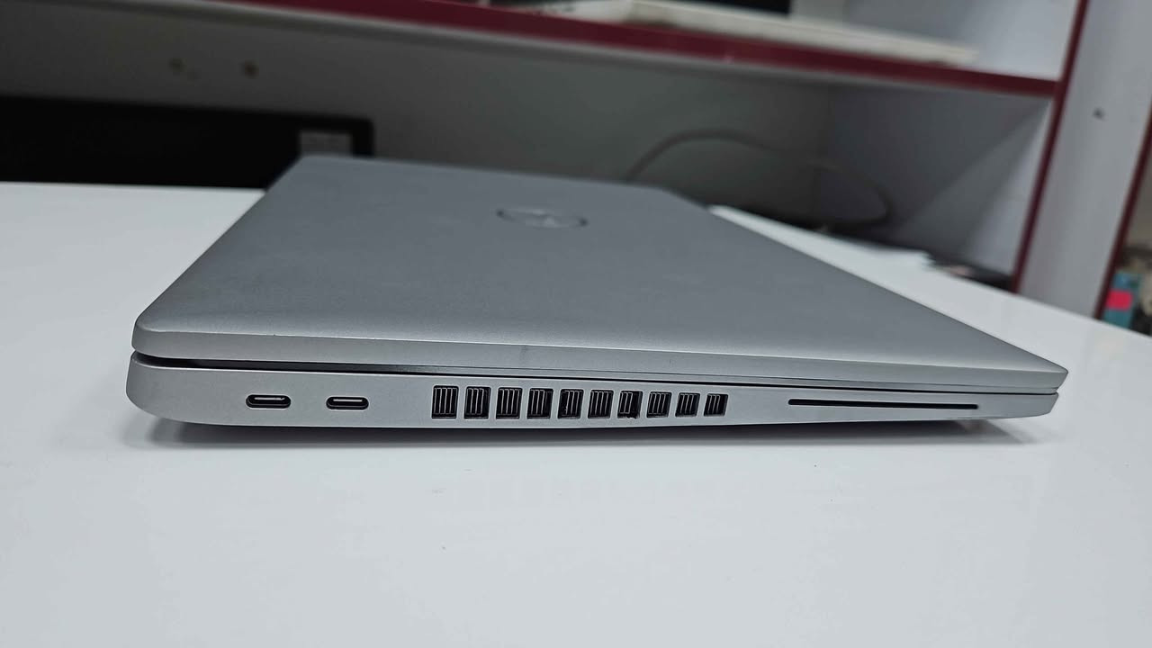 لابتوب Dell Latitude 5520 – الأداء والاعتمادية بين يديك!
إذا كنت تدور على لابتوب يجمع بين الأداء العالي، القوة، والشكل الأنيق، فهذا الجهاز هو خيارك المثالي. صُمم خط Dell Latitude خصيصًا ليتحمل العمل الشاق ويوفر لك أعلى مستويات الاعتمادية اليومية.
أبرز المواصفات:
المعالج: Intel Core i7-1185G7 (الجيل الحادي عشر) – أداء قوي وسريع جدًا للera المهام المتعددة والتصفح الثقيل.
الذاكرة العشوائية (RAM): 8GB DDR4 – سلاسة فائقة في التنقل بين التطبيقات.
التخزين: 256GB NVMe SSD – إقلاع خاطف للنظام وسرعة عالية في نقل الملفات.
كرت الشاشة: Intel Iris Xe Graphics – أداء ممتاز لمونتاج الفيديوهات الخفيفة، التصميم، وتشغيل الألعاب المتوسطة بكفاءة.
الشاشة: 15.6 بوصة بدقة FHD (1080p) – ألوان واضحة ومريحة للعين مع مساحة رؤية واسعة.
لماذا تختار هذا الجهاز؟
تصميم عملي ومتين: خامات تصنيع ممتازة تتحمل الاستخدام اليومي المستمر.
سلاسة في الأداء: معالج i7 من الجيل الحادي عشر يضمن لك كفاءة عالية في إنجاز أعمالك أو دراستك دون أي تأخير.
جاهز للاستخدام: يأتي الجهاز بفحص كامل وجاهز لتلبية كل متطلباتك.
السعر والعرض الخاص:
السعر: 450 ألف دينار عراقي فقط
التوصيل: واصل وشامل لكافة المحافظات (السعر شامل التوصيل بالكامل). بغداد, العراق

نص مكتوب في الصور:
- Task Manager File Options View Processes Performance App history Startup Users Details Services CPU 1% 1.42 GHz CPU 11th Gen Intel(R) Core(TM) i7-1185G7 @ 3.00GHz Memory 1.8/7.7 GB (23%) Disk 0 (C:) SSD 1% Wi-Fi Wi-Fi 2 % Utilization 100% 60 seconds Utilization Speed Base speed 1.80 GHz 1% 1.43 GHz Sockets: 1 Cores: 4 Processes Threads Handles Logical processors 8 131 1481 46298 Virtualization Enabled L1 cache: 320 KB Up time L2 cache: 5.0 MB 20:03:48:02 L3 cache: 12.0 MB Fewer details Open Resource Monitor O Type here to search DX DirectX Diagnostic Tool System Display Sound Input This tool reports detailed information about the DirectX components and drivers installed on your system. If you know what area is causing the problem, click the appropriate tab above. Otherwise, you can use the "Next Page" button below to visit each page in sequence. System Information Current Date/Time: Sunday, September 20, 2020, 8:24:39 PM Computer Name: DESKTOP-Q3DC69C Operating System: Windows 10 Pro 64-bit (10.0, Build 19041) Language: English (Regional Setting: English) System Manufacturer: Dell Inc. System Model: Latitude 5520 BIOS: 1.4.0 Processor: 11th Gen Intel(R) Core(TM) i7-1185G7 @ 3.00GHz (8 CPUs), ~1.8GHz Memory: 8192MB RAM Page File: 1043MB used, 8199MB available DirectX Version: DirectX 12 Check for WHQL digital signatures Help Save All Information Next Page Exit 8:25 PM 9/20/2020
- DirectX Diagnostic Tool ystem Display Sound Input This tool reports detailed information about the DirectX components and drivers installed on your system. If you know what area is causing the problem, click the appropriate tab above. Otherwise, you can use the "Next Page" button be visit each page in sequence. System Information Current Date/Time: Sunday, September 20, 2026, 8:24:39 PM Computer Name: DESKTOP-Q3EO39C Operating System: Windows 10 Pro 64-bit (10.0, Build 19045) Language: English (Regional Setting: English) System Manufacturer: Dell Inc. System Model: Latitude 5520 BIOS: 1.43.0 Processor: 11th Gen Intel(R) Core(TM) i7-1185G7 @ 3.00GHz (8 CPUs), ~1.8GHz Memory: 8192MB RAM Page file: 1643MB used, 8194MB available DirectX Version: DirectX 12 Check for WHQL digital signatures DxDiag 10.00.19041.3636 64-bit Unicode Copyright (C) Microsoft. All rights reserved Help Next Page Save All Information