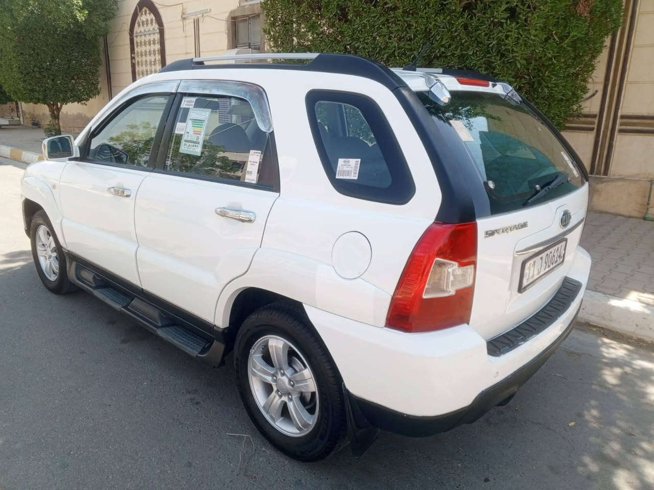 السلام عليكم سبورتج 9 خليجي بيها جاملغ يمين وشبر باليسار وحافه قبغ صندوق سياره جاهزه من كل نقص تبريد ثلج محرك مامفتوح رقم بغداد تحويل ثاني يوم *********** سعر105 وبي مجال شراي يتصل ويدلل
