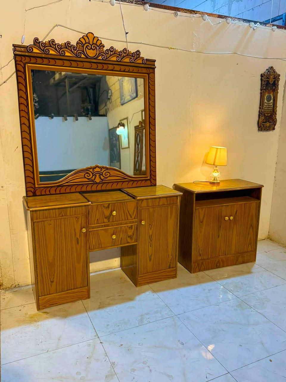 غرفه جديد نضافه ١٠٠
السعر ٨٠٠ بيهة مجال
شد نقل داخل بغداد مجاني محافظات بكروة ***********🏵️🏵️
غرفه شغل وصط
