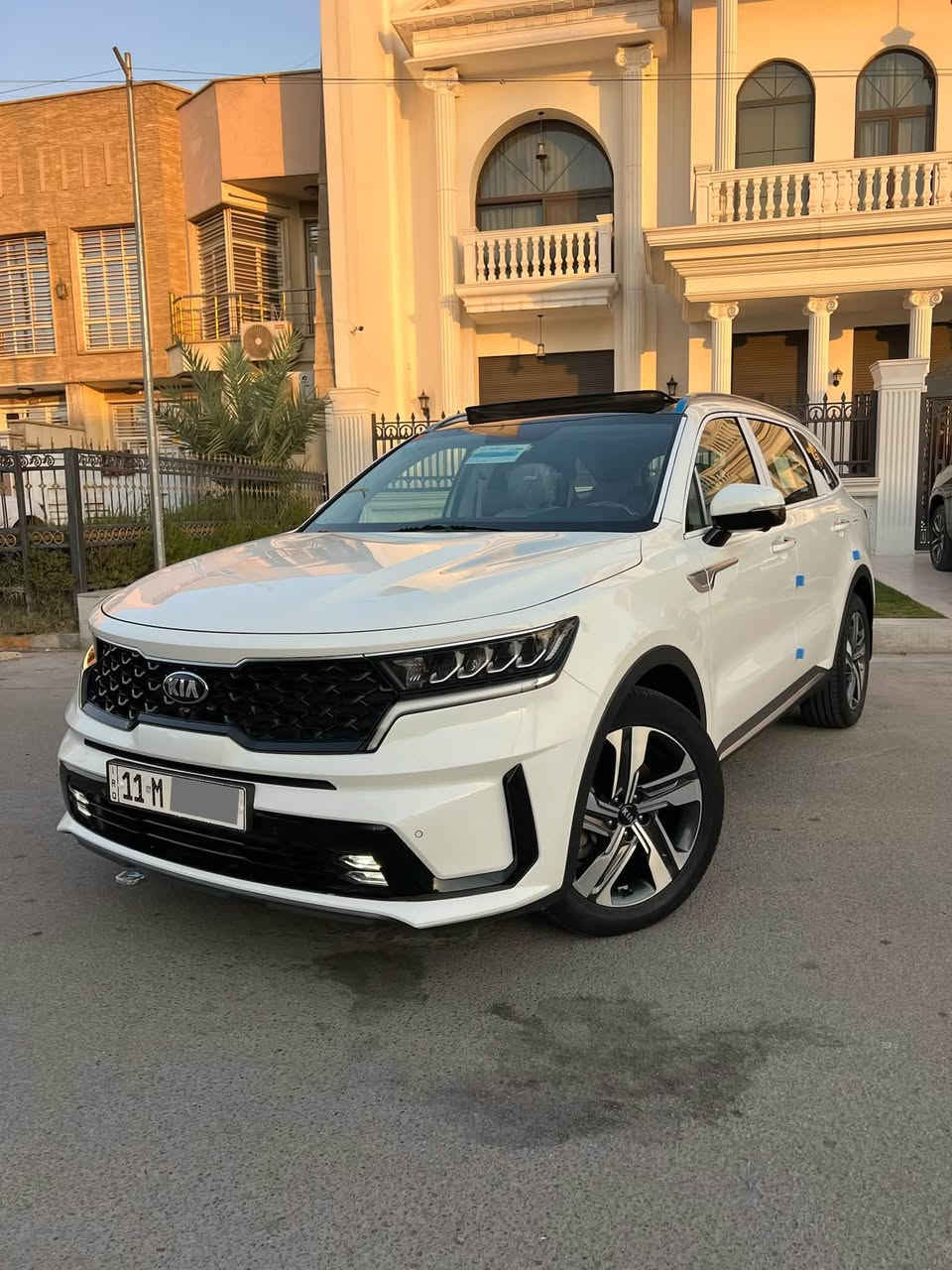 كيا سورنتو موديل 2021 فئة "الفول4x  كامل" (أعلى مواصفات) بنظام دفع رباعي 4WD ماشيه ٢٤ محرك ٦سلندر ٧راكب ٣قطع تبريد بصمة بانوراما كشنين كهرباء جلد حار بارد مرايات كهرباء ٤ كامرات شاشة تحكم استيرن حساس خلفي وامامي لد أمامي وخلفي دبل ايرباك بردات لايت زنون ٤عدسات هند بريك دكمه جنطه كهرباء شاحن لاسلكي دمام بدشبول دمام بصندوق شفتات بالستيرن مانع انزلاق مانع انحدار 
 نظام صوتي محيطي فاخر من شركة Bose العالمية أوتو هولد درايف موود سيارة جديدة وجاهزه كلها على وضع الشركة مكفولة 
بغداد البلديات للإستفسار اتصل 📞***********
