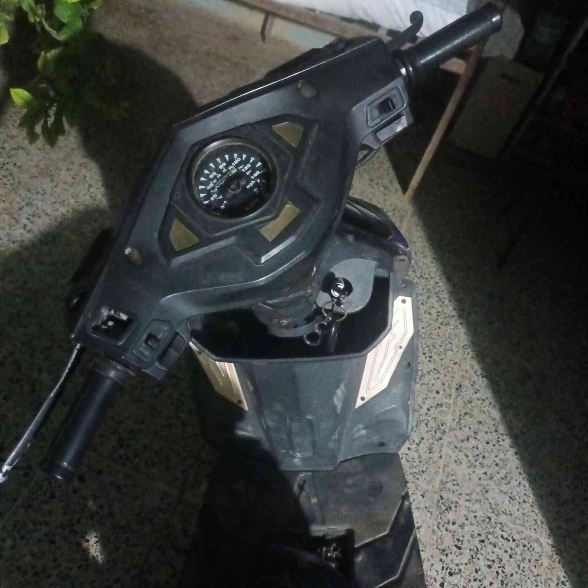 سلام عليكم
عندي دراجه لبيع نكره سلف دراجه خير من الله شلعه اله تخبل ضفيره جديده سلف جديد سعر 130 وبي مجال نتصال ***********
