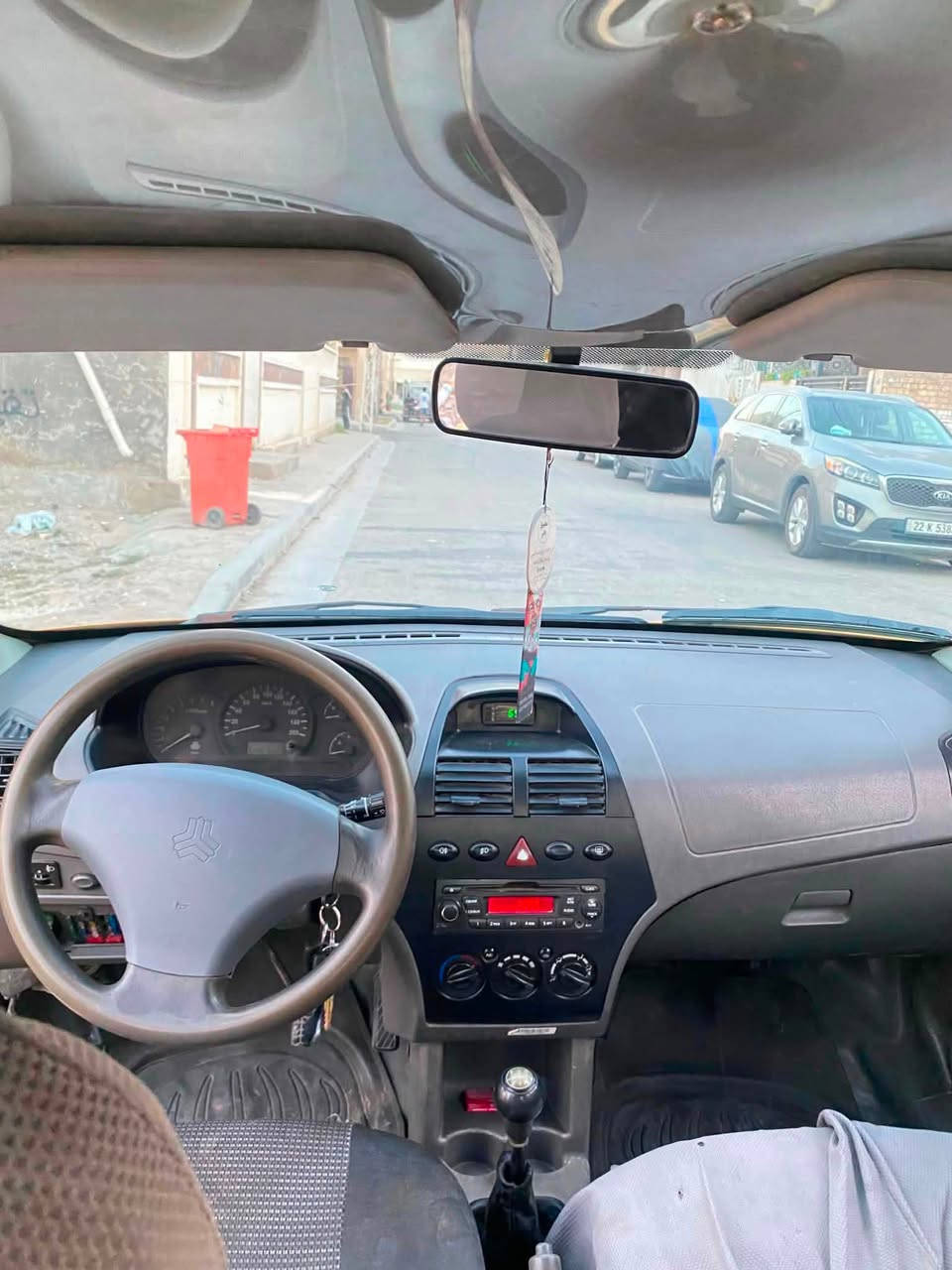 طيبه ٢٠١٥

رقم انكليزي جديد + هيئه مصفره 

كير + كلج قبل سبوع شديتهن 

مكينه بيها تنقيص بسيط 

صدرها جديد 

تخم تاير جواها 

كشرتها حلوه بيها صبغ قطع 

وجاملغ وره قبق البانزين مو قويه

شواصي مكفوله 

غرفتها بلاديه 

كمبريسر منضومة تبريد جديده 

فقط بوري مزروف

عارضها ب 27 وبيها مجال بسيط 

او مراوس شعدك دز 

مكاني بغداد الحريه 

***********
