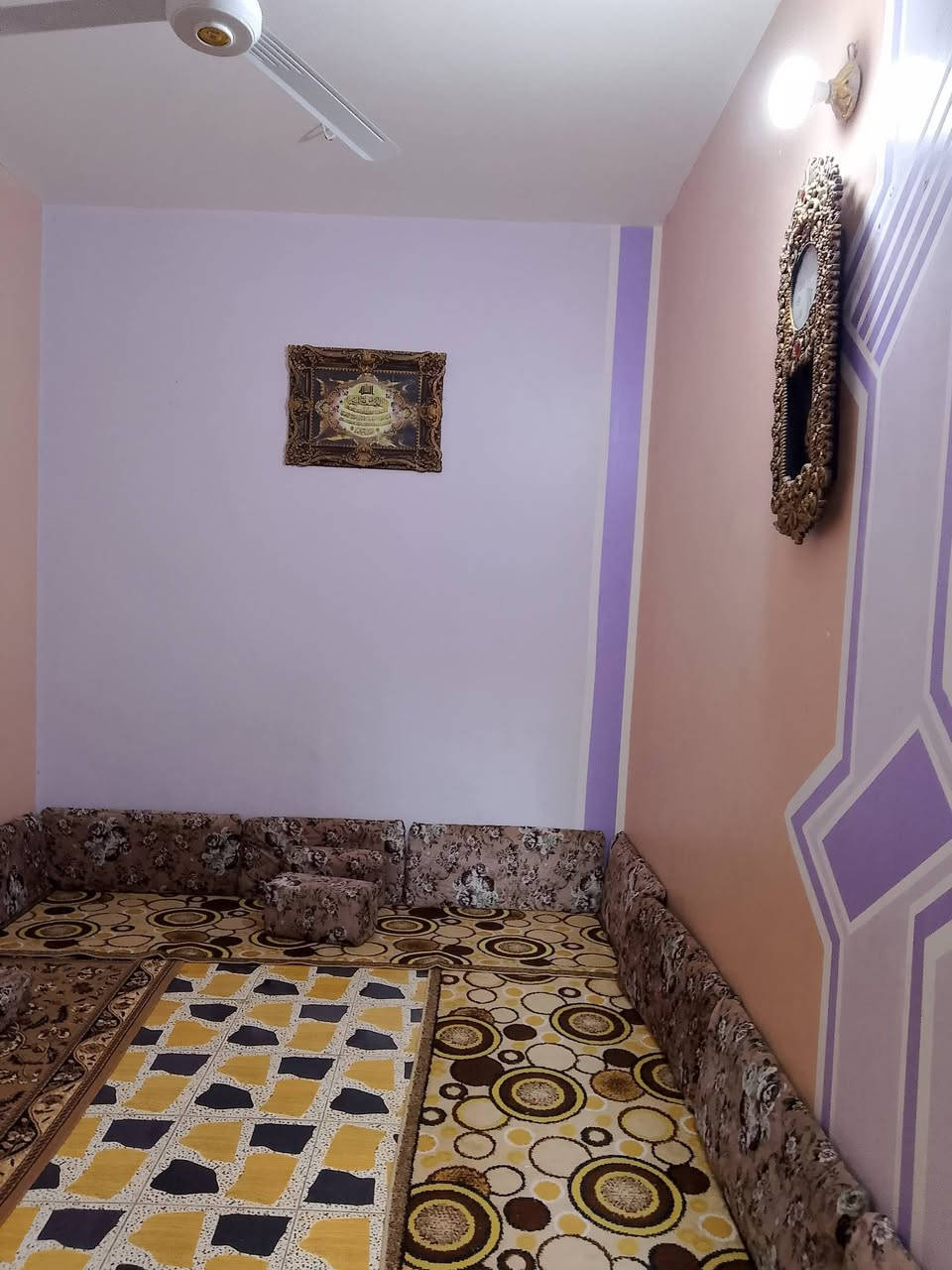 سلام عليكم بيت البيع 100م خلفي قاطين بالسكان الصناعي قرب حسينه واليد الكعبه البيت يتكون من 2غرف نوم وصاله وستقبال ومطبخ وصحيات فوك وجوه الدربونه عرضه متر ونص/ السعر خاض الستفسار ***********
