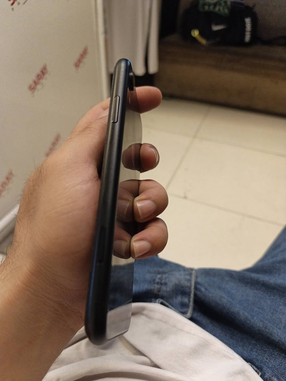ايفون xr جديد لوك اي عيب مابي بل كارتون شرط الفحص والحسابه استفسار  ***********
