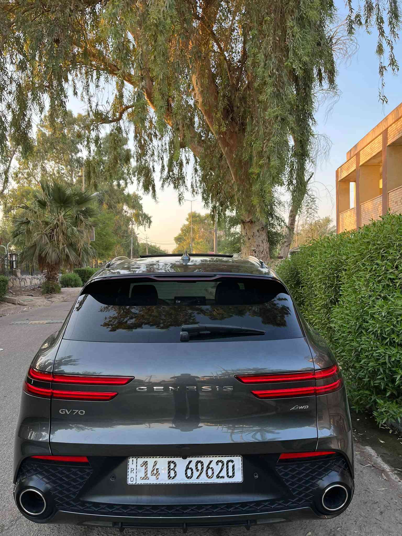 جينيسس GV70 برستيج 2024 داخل احمر مميز
رقم بصره شهداء وكاله عامه بئسم مشتري 
فول مواصفات للاخيرر  اعلى فئة بجينيسس 

 محرك V4 تيربو 

ماشيه 45 mi

حادثها جاملغ موجود ويها من امريكا وحافه بنيد صبخ  فقط قطعه وحده تبديل 

 مكان سيارة البصرة 

‏***********
