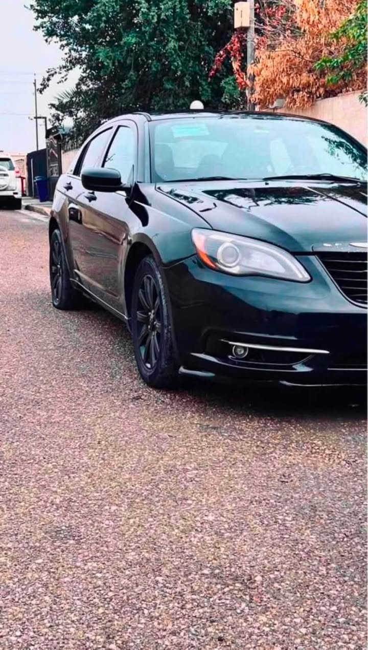 c200 موديل 2014 مصبوغه احزام السياره ب اسمي جاهزه تبريد وتدفئة كشنات تحكم استيرن داخل اسود منظومه زنون بيها كير ومكينه وكهربائيات كلها مكفوله سياره ع ايدي للاستفسار *********** مكاني بغداد
